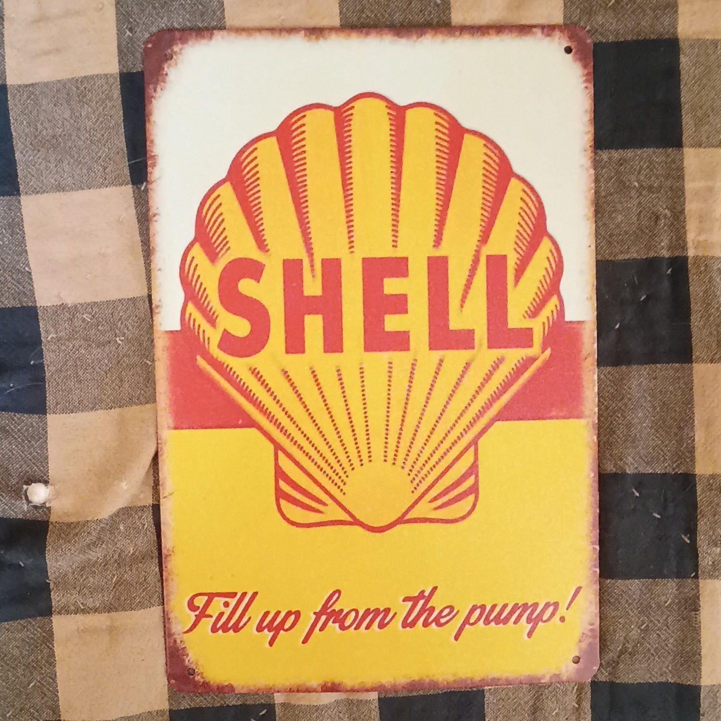 Shell Gas & Oil Reproduction Advertising Tin Sign Yellow Red White Shell Logo