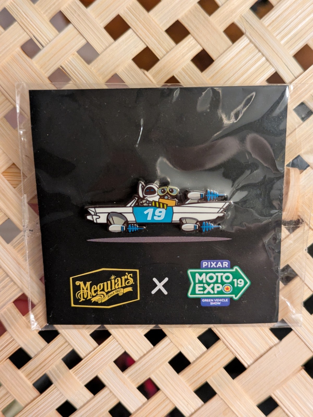 Pixar Walle Leen Pin/Rare Disneyland