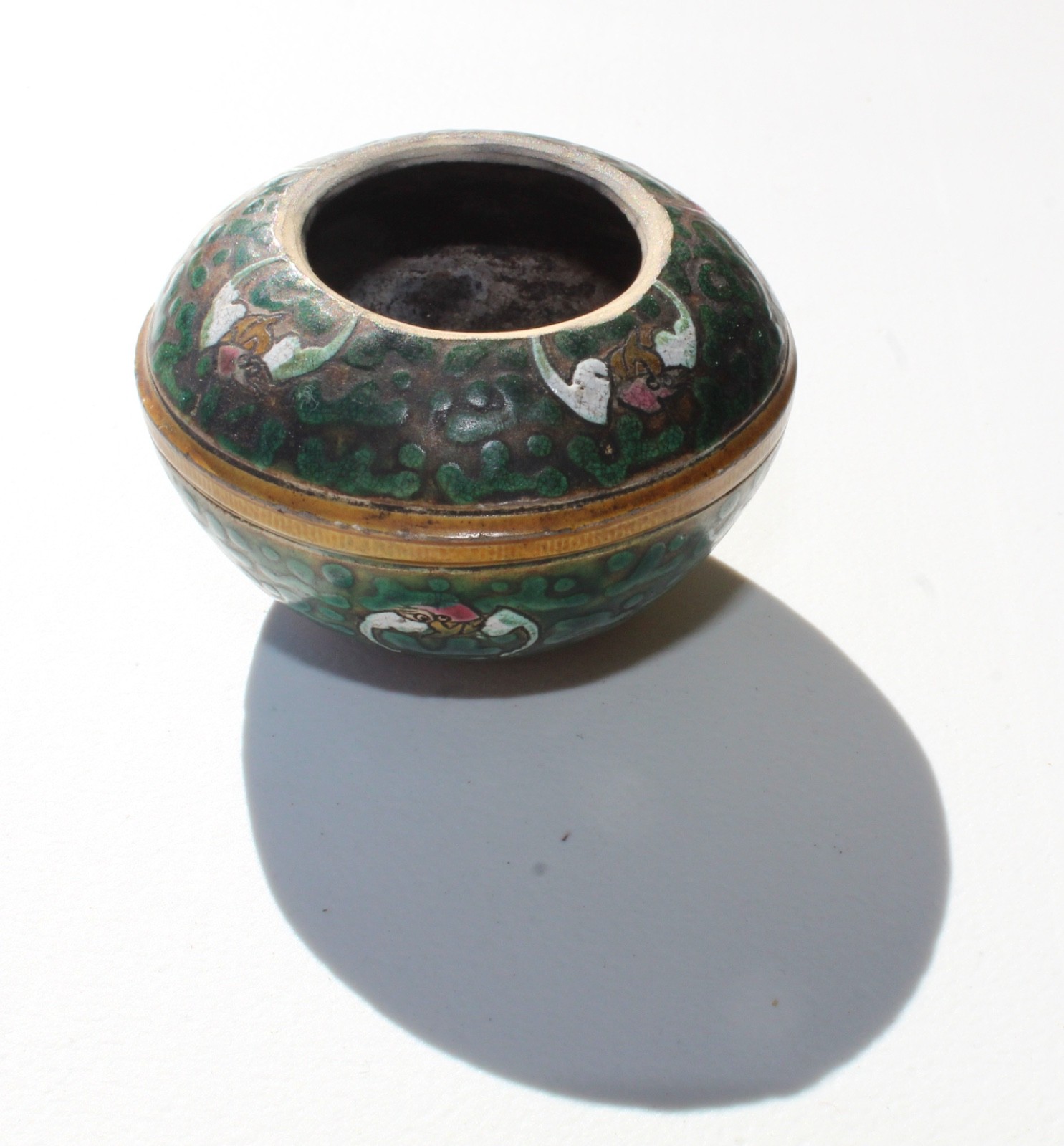 Vintage Japanese Kutani Yaki Incised Green Yellow Glazed Bat Small Pottery Pot