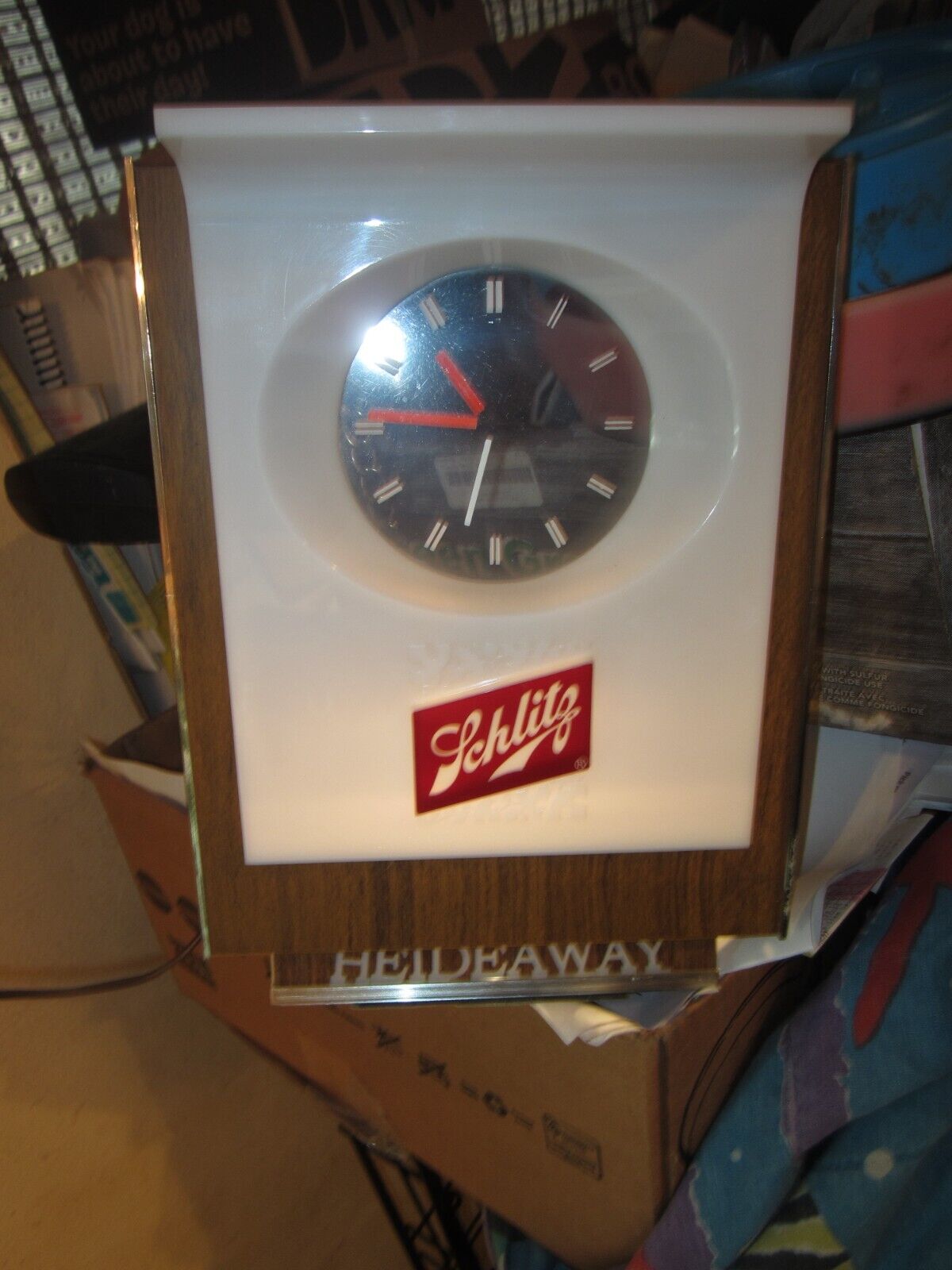 Vintage 1960’s  Schlitz Beer Floating Hands Clock Bar Back  Sign Pub Light WORKS