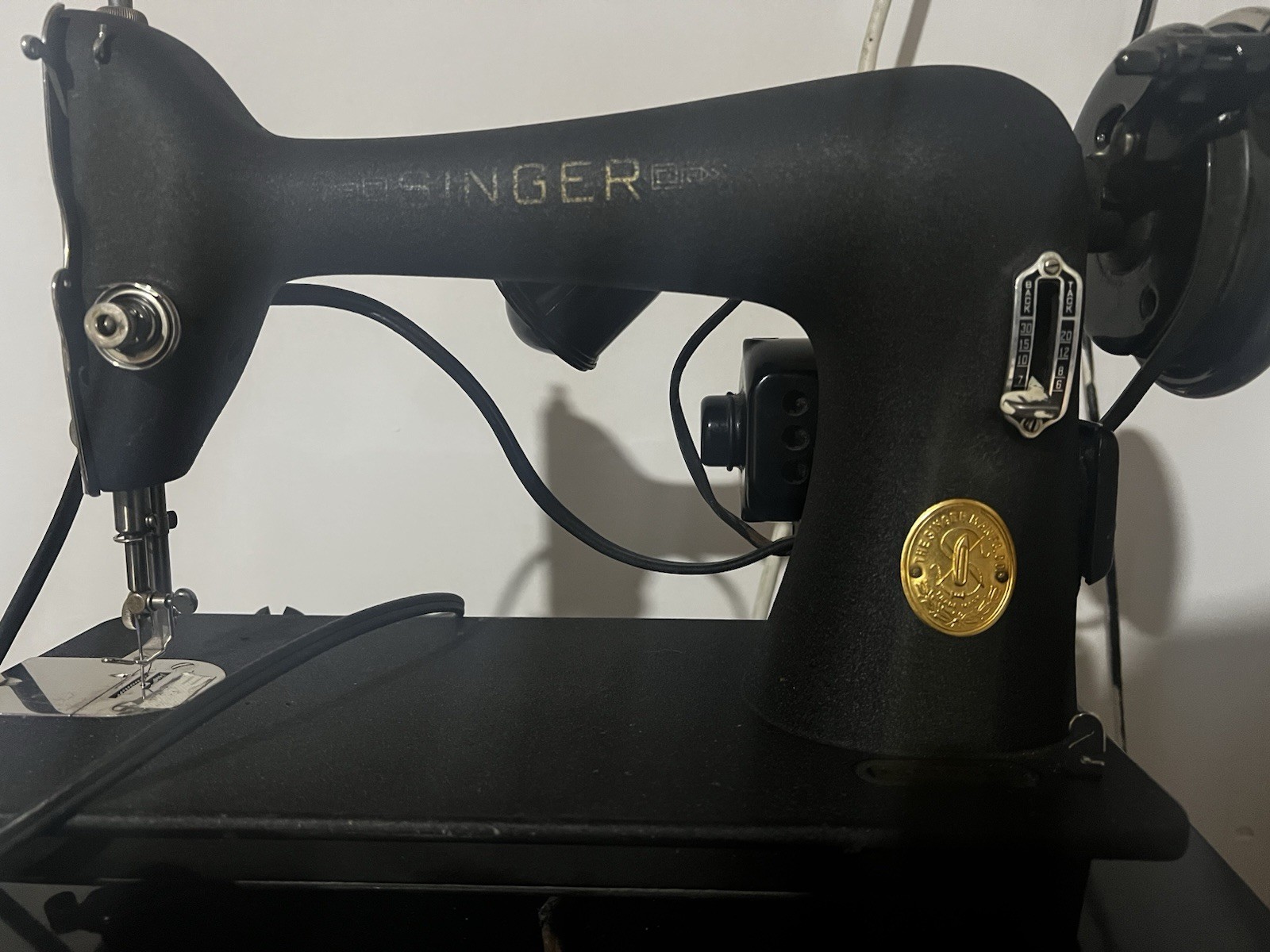 1900s Singer Model 66 Sewing Machine