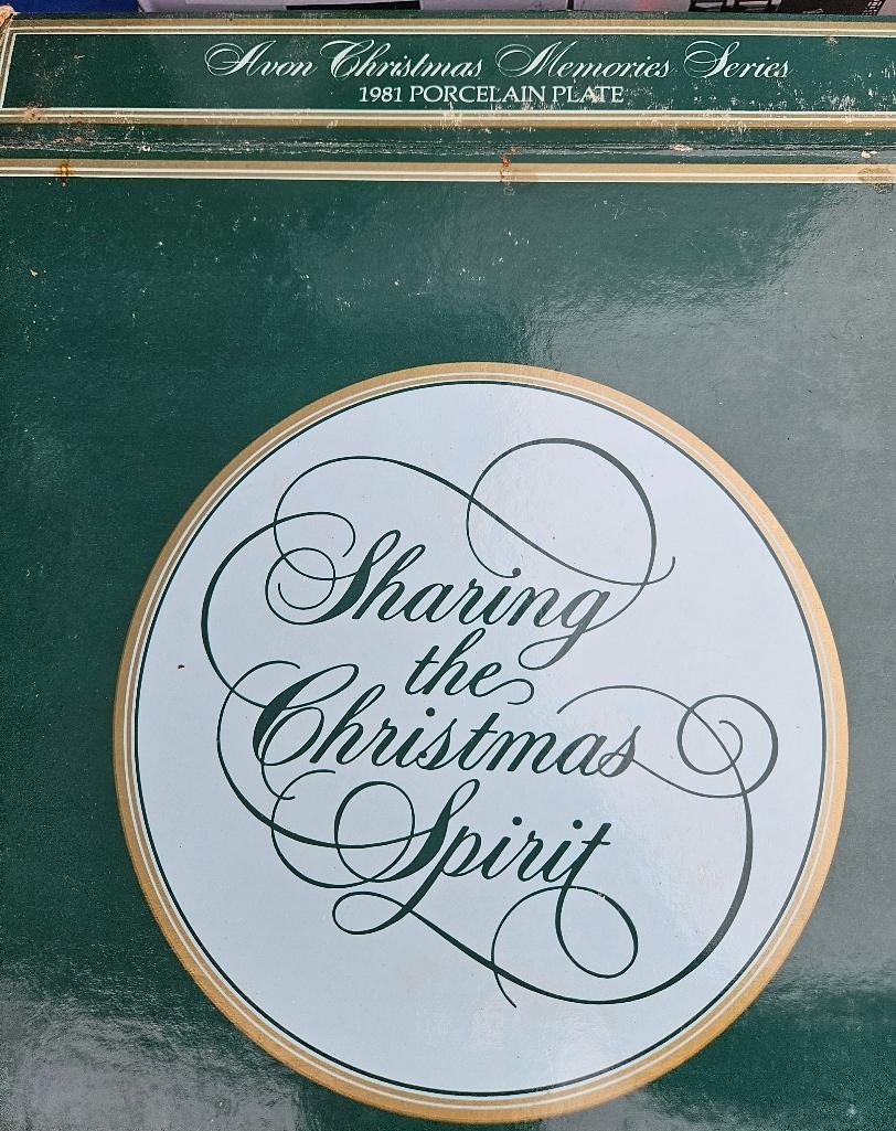 Avon Christmas Memories Series 1981 Porcelain Plate Sharing the Christmas Spirit