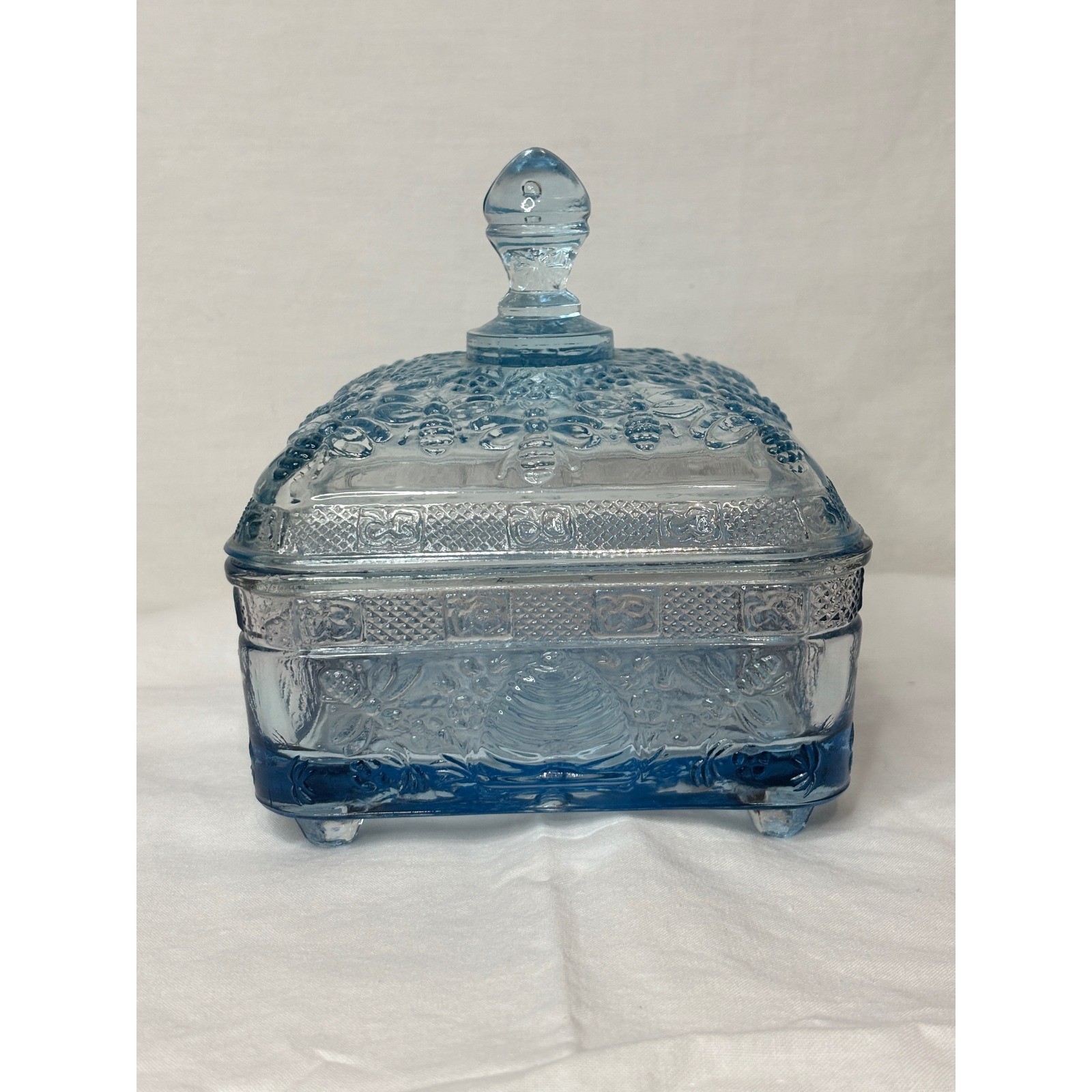 Vintage Indiana Glass Ice Blue Honey Beehive Bee Box Candy Dish with Lid Mint