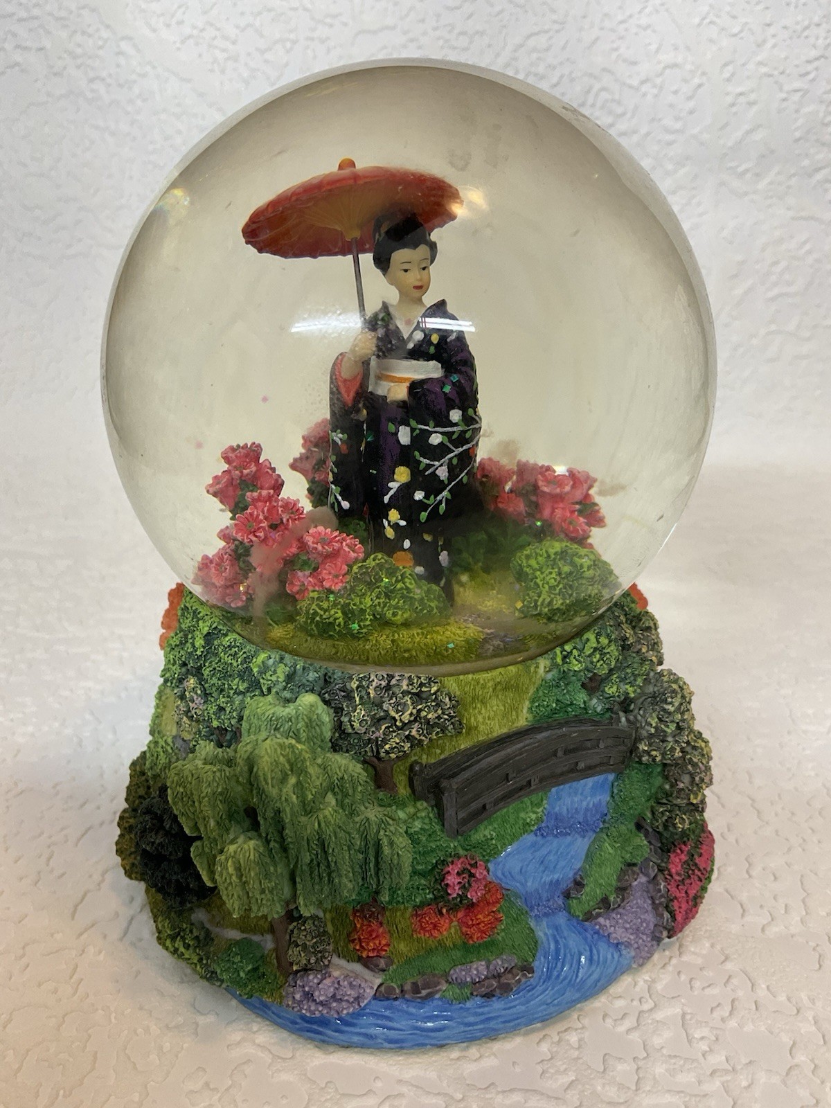 Past Times Madama Butterfly Opera Musical - Wind Up 15cm Glass Snow Globe