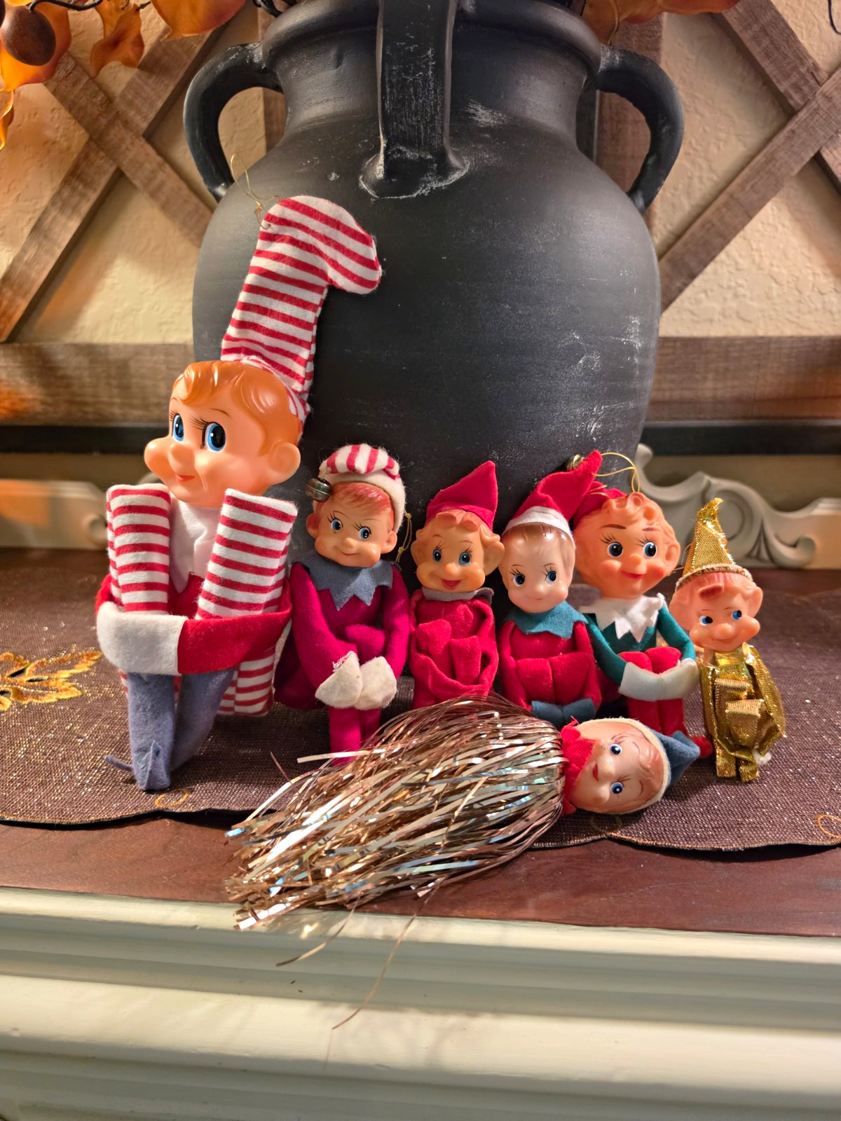 VINTAGE FELT ELF CHRISTMAS KNEE HUGGERS LOT OF 7 MADE IN JAPAN