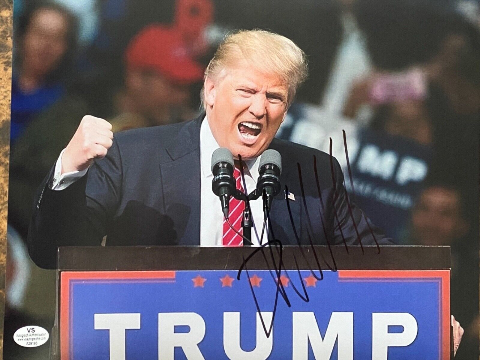 Donald Trump President Autographed Signed 8X10 Photo MAGA USA TRUMP -- COA.￼