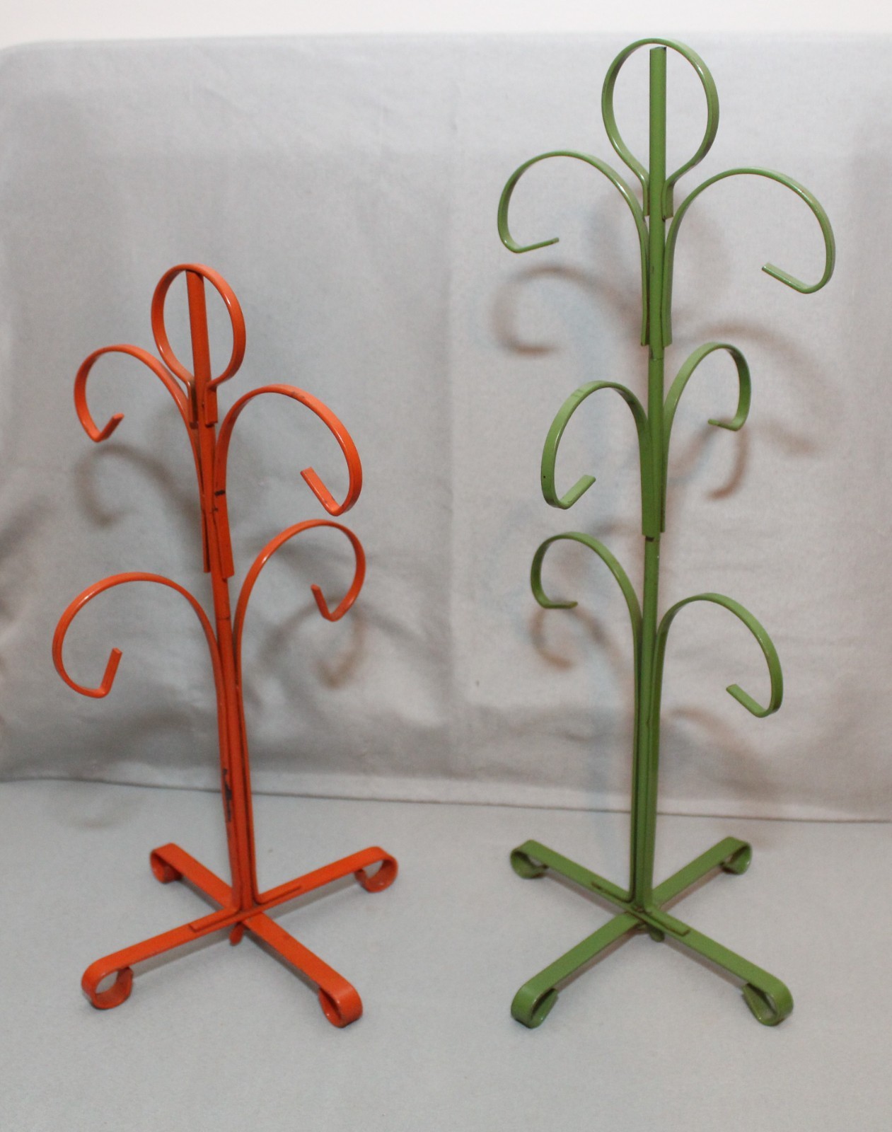 2 Vtg MCM Coffee Mug Tree Stand 6 Cup Avocado Green & 4 Cup Orange 60s 70s BoHo 2 Vtg MCM Coffee Mug Tree Stand 6 Cup Avocado Green & 4 Cup Orange 60s 70s BoHo