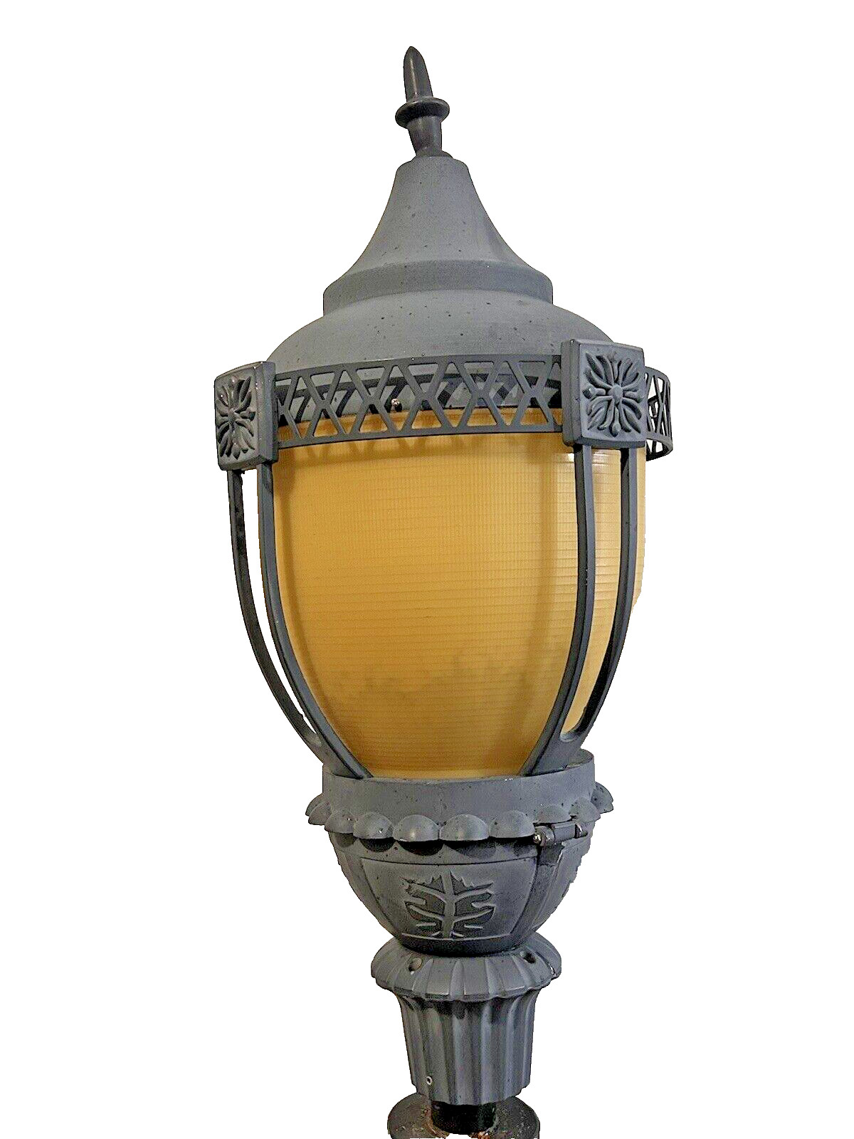 Vintage Single Street Light Pole Lamp Municipal Street Light Antique LED Vintage Single Street Light Pole Lamp Municipal Street Light Antique LED