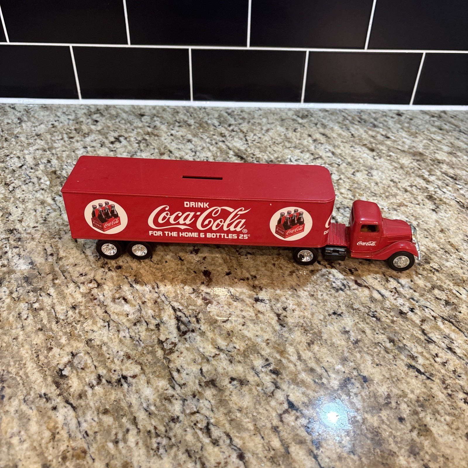 ERTL Coca Cola tractor trailer die cast bank ERTL Coca Cola tractor trailer die cast bank