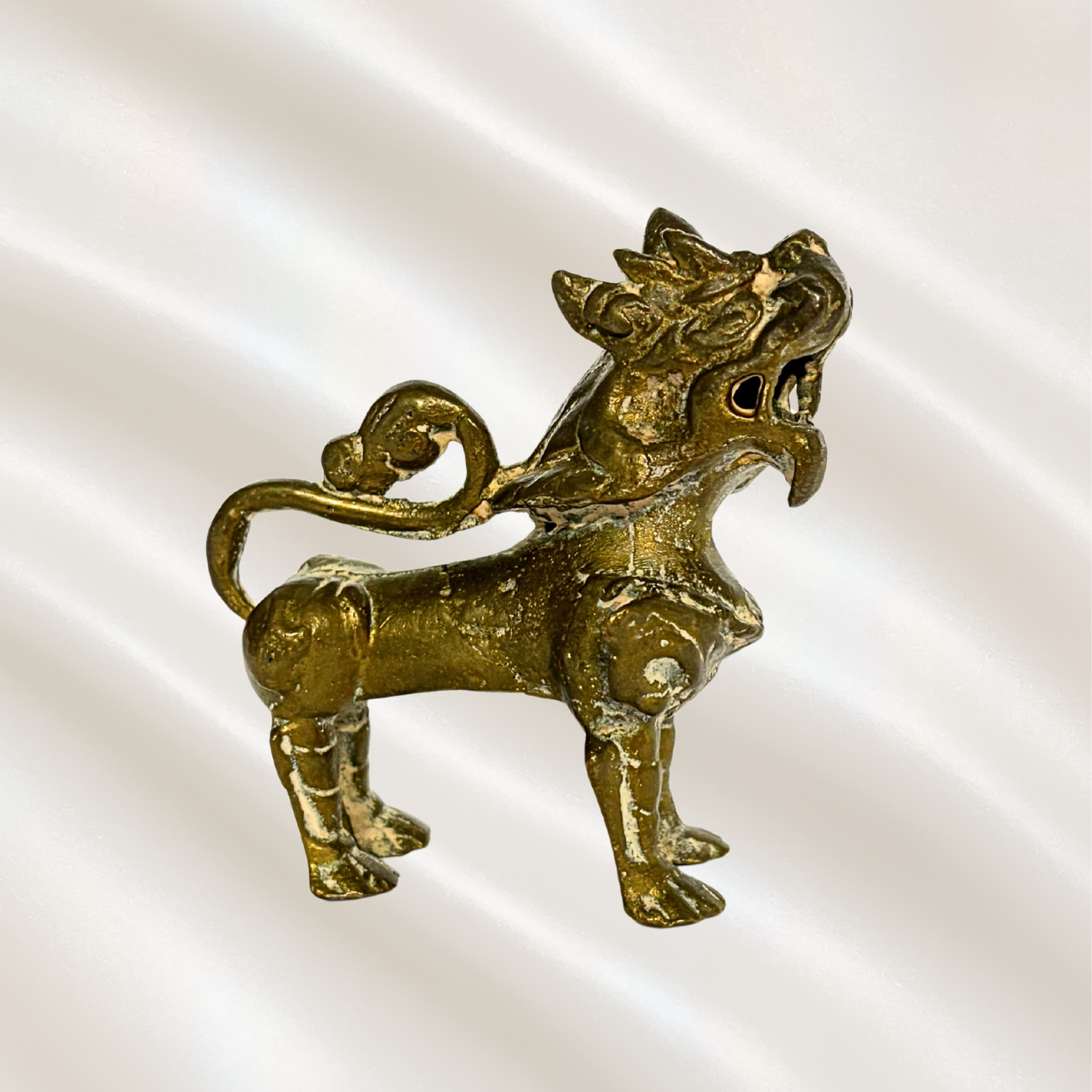Vintage Chinese Bronze Foo Dog Pixiu Guardian Lion Figurine Statue Vintage Chinese Bronze Foo Dog Pixiu Guardian Lion Figurine Statue