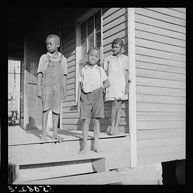 Clarksdale Mississippi 1940 King and Anderson Plantation Children Porch