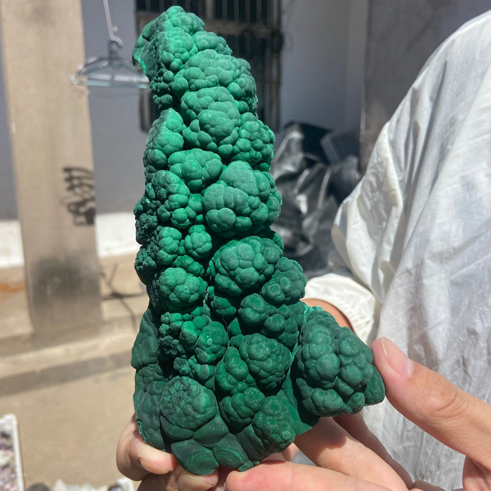 990g Natural glossy velvet Malachite transparent cluster rough mineral sample