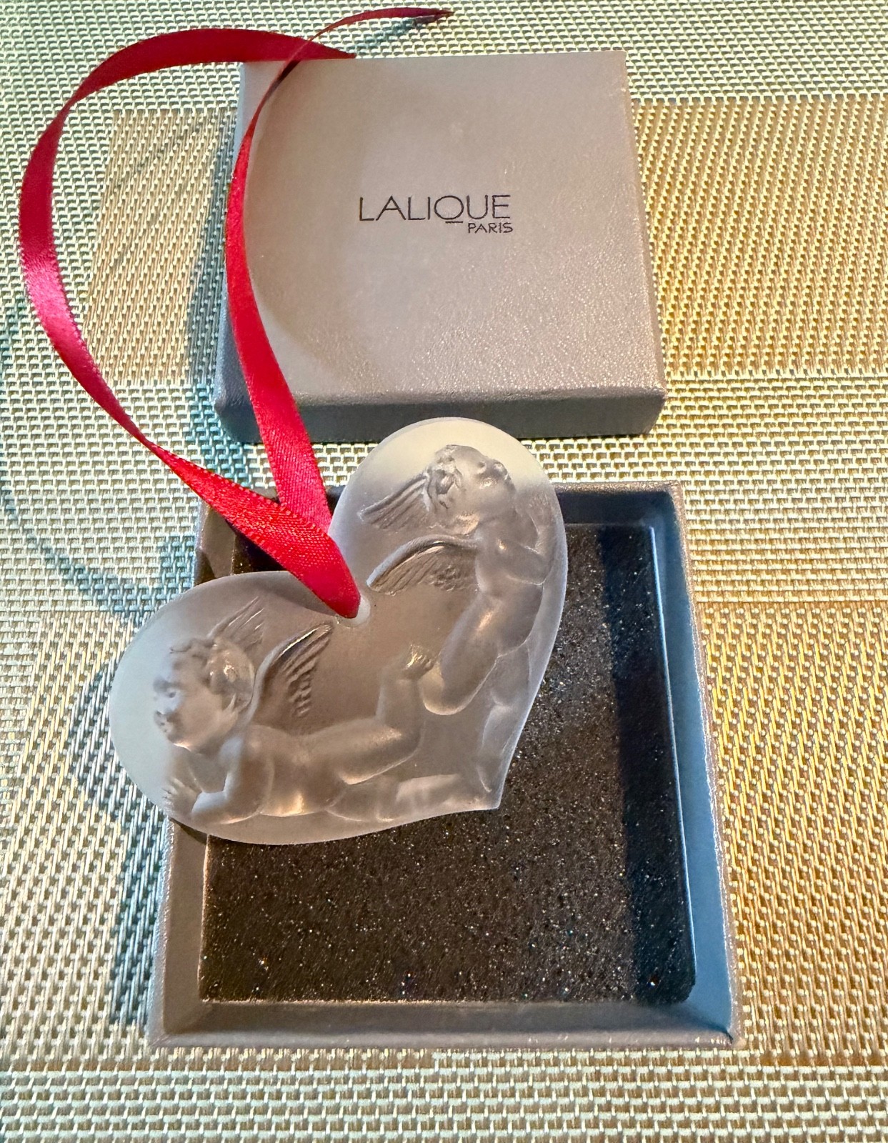 LALIQUE France - HEART & CHERUBS Crystal Christmas Ornament - 1996 - MINT