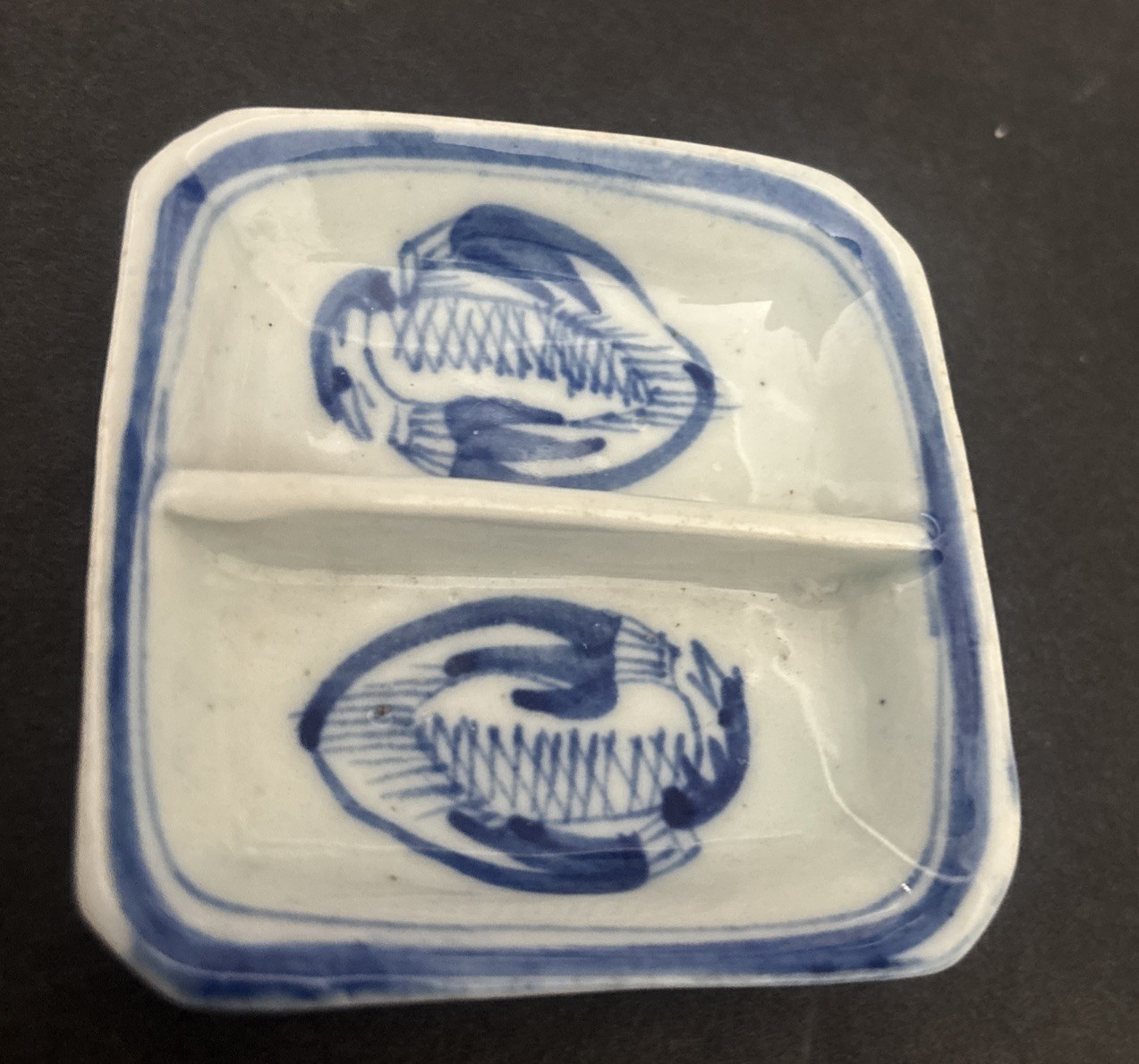 Vtg Chinese Export Blue White Porcelain Fish Patten Cup Saucer & Divided Dish 