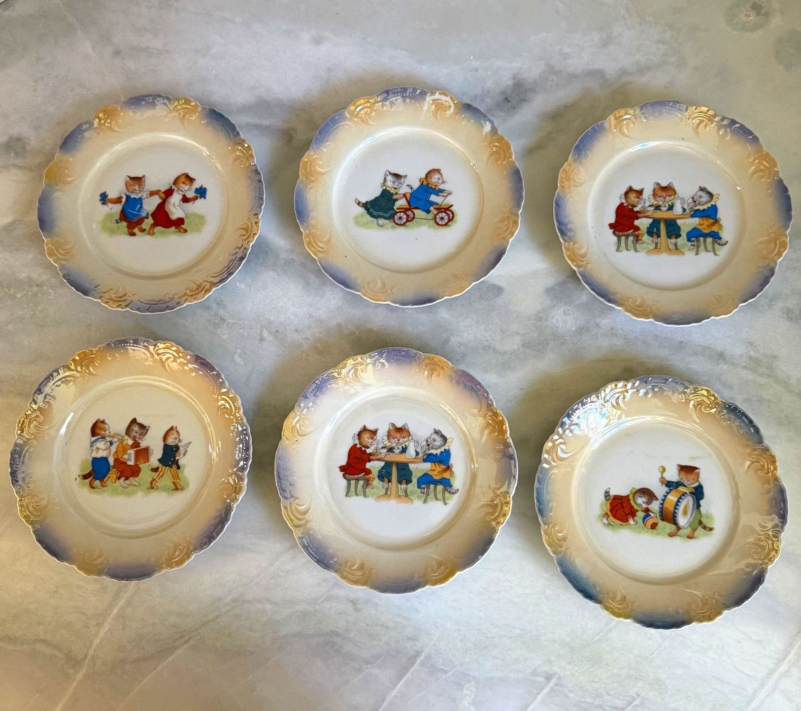 Set of 6 vintage Bavaria Porcelain kitten Plates Blue & Gold Rim Trim Decorative