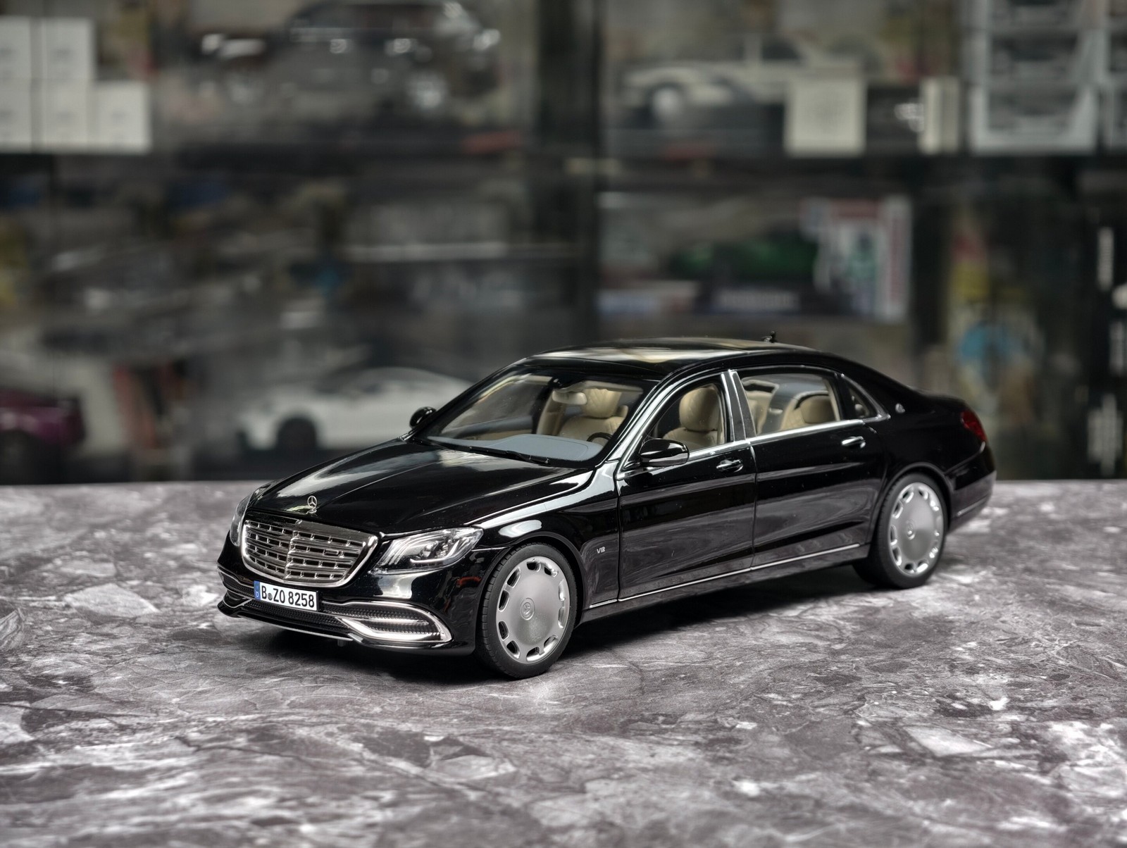 1:18 Norev Maybach S650 W222 2019 Black Alloy Car Model Collectible