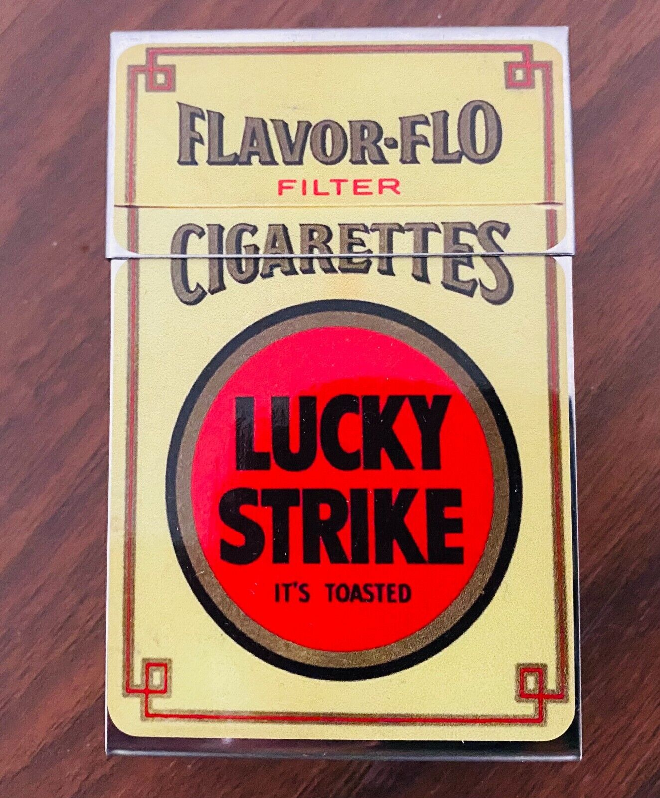 Lucky Strike Themed Metallic Silver Flip Top 100\'S Cigarette Case UNBRANDED