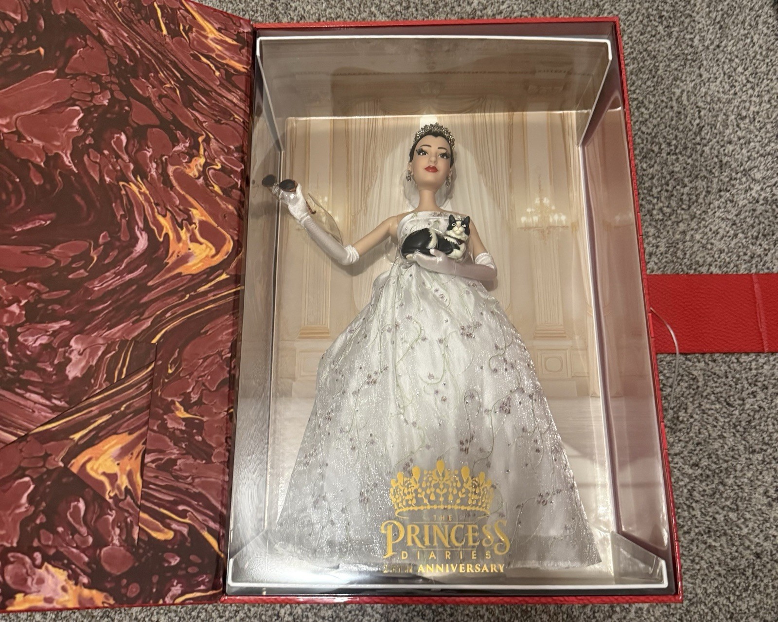 Disney  Mia Thermopolis  Limited edition doll
