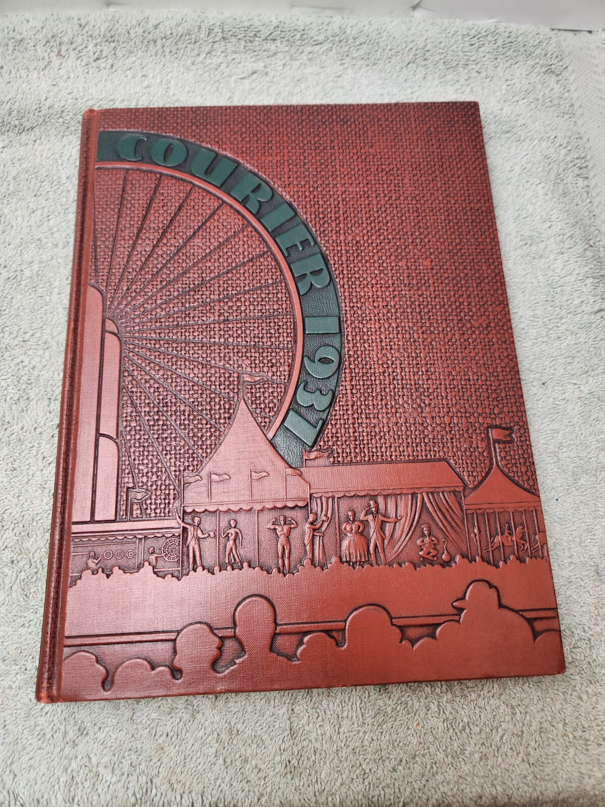1937 BOISE HIGH SCHOOL YEARBOOK BOISE, IDAHO COURIER