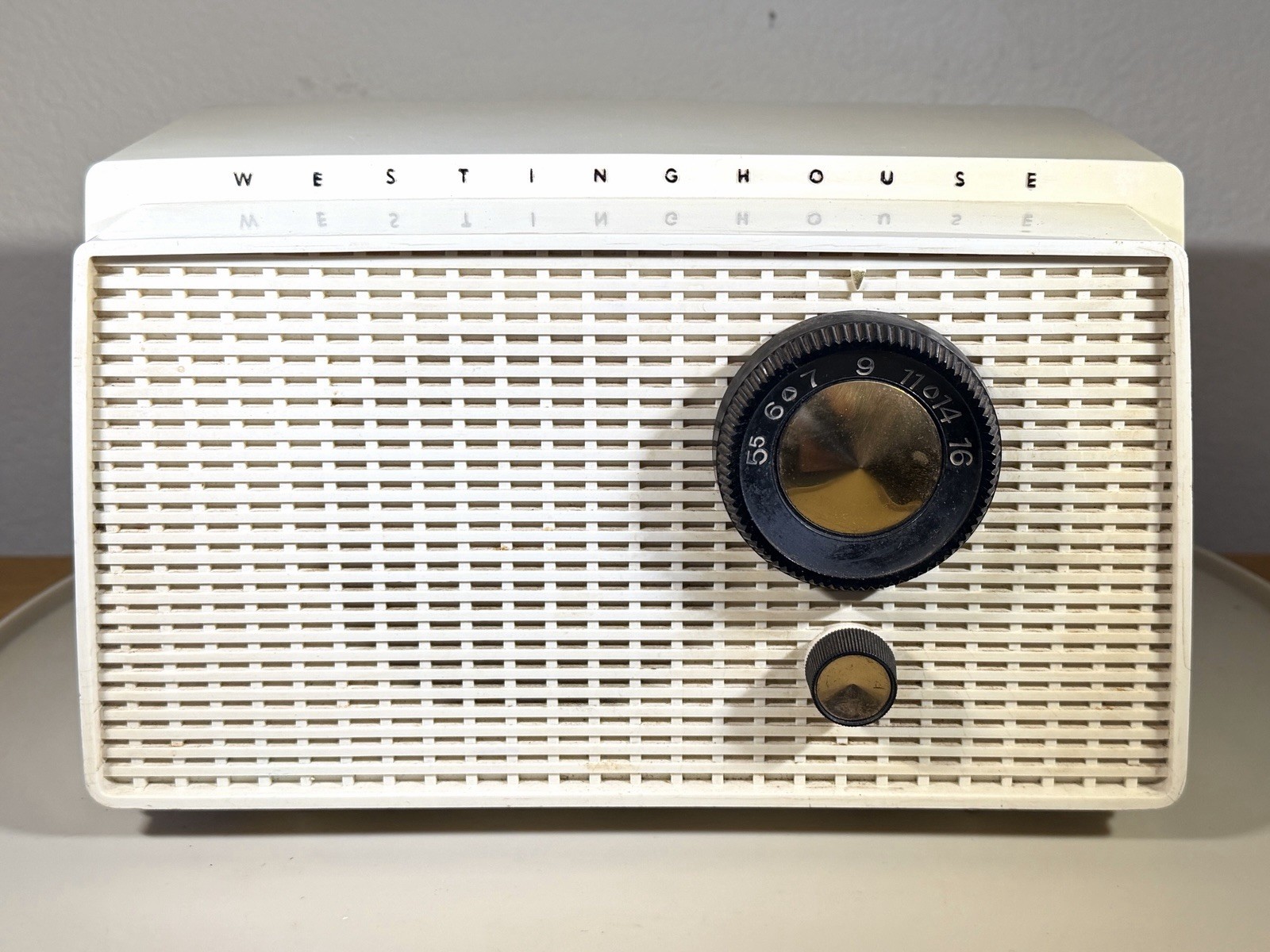 Rare 1961 Westinghouse Model H-803T5 Dove White AM Tube Radio MCM - Works, Read