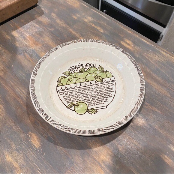 Vintage Royal China Jeannette Apple Pie Plate