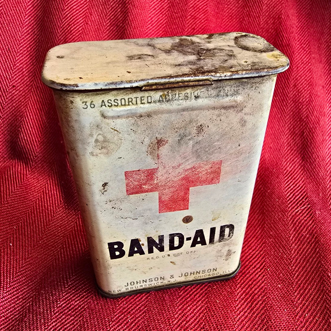 Vintage Johnson & Johnson BAND-AID Metal Tin First Aid Container Advertising