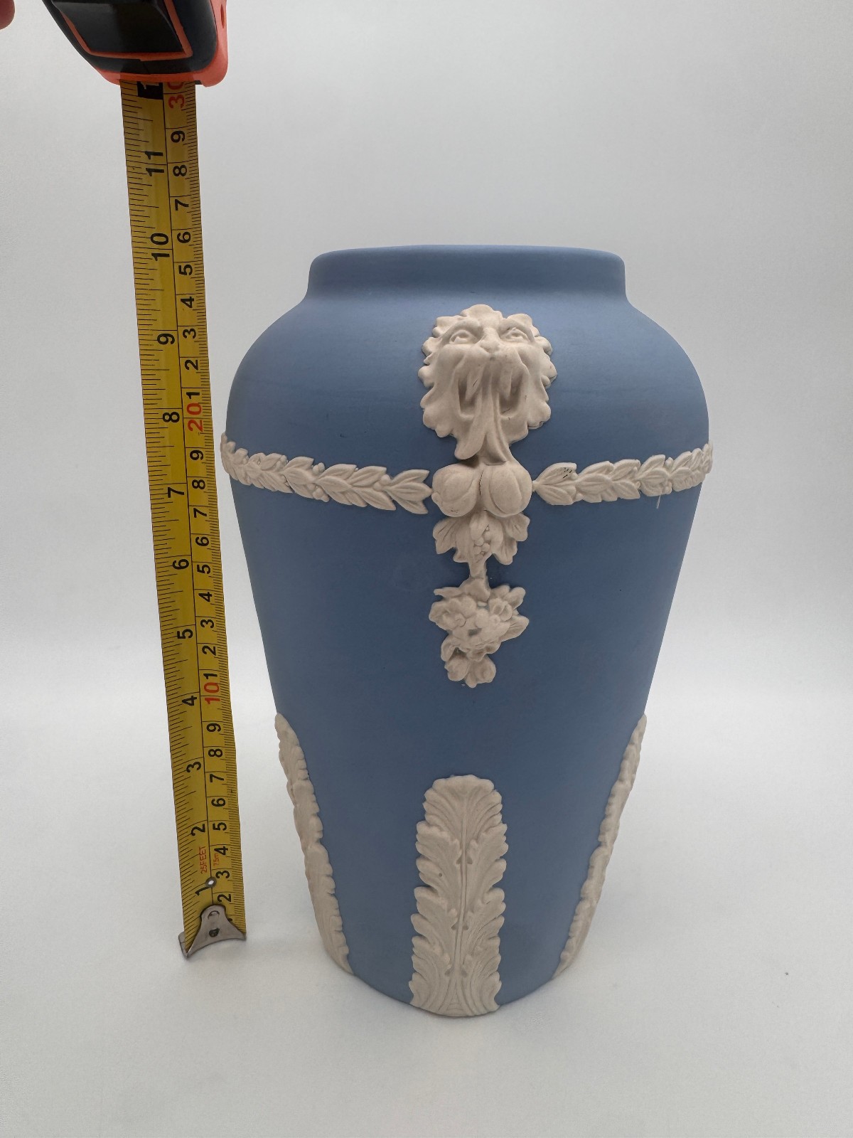 *10.5IN TALL* Ecanada Jasperware Blue Ceramic Vase w/ Lion White Leaves Marked