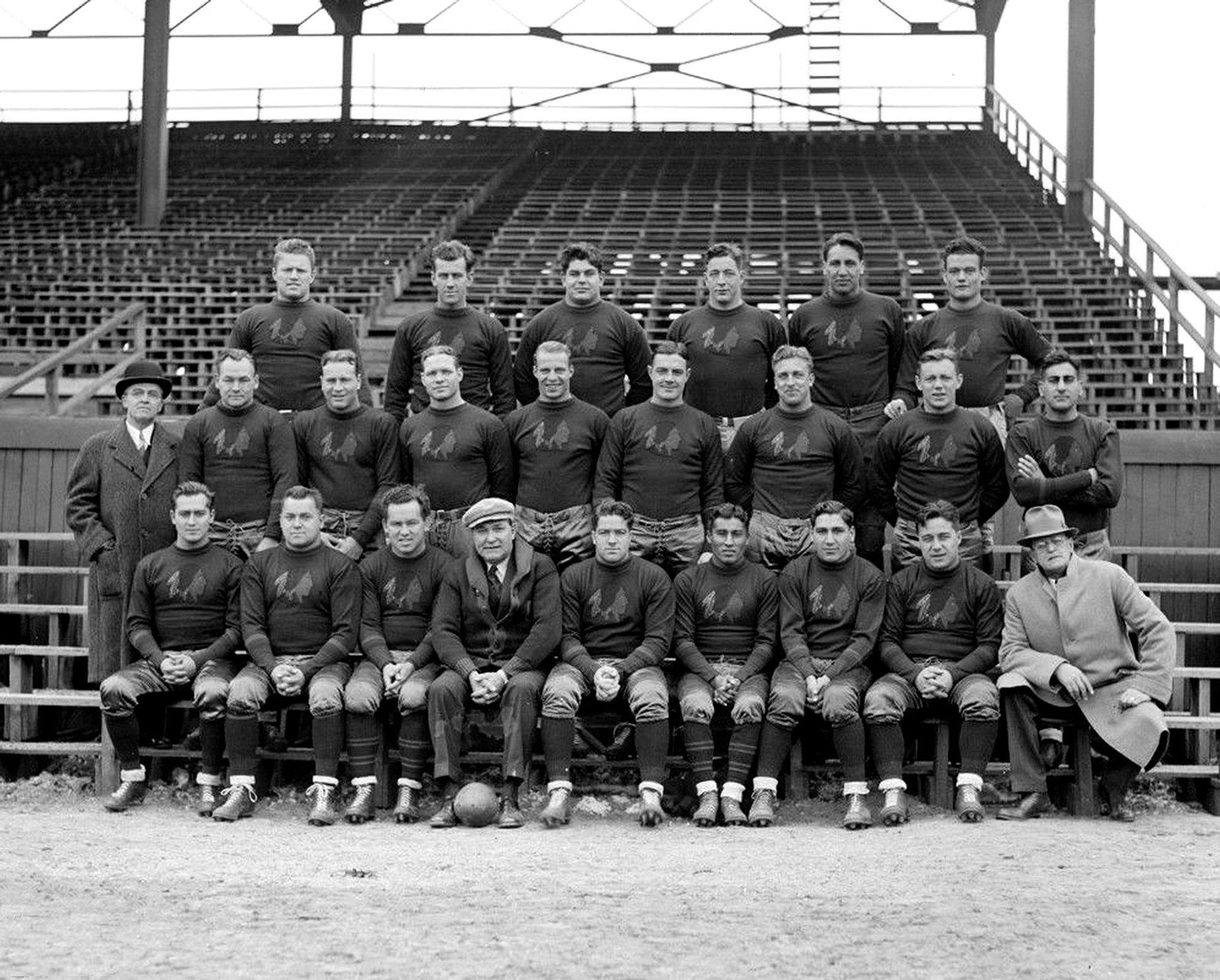 1933 NFL BOSTON REDSKINS Photo  (215-E)