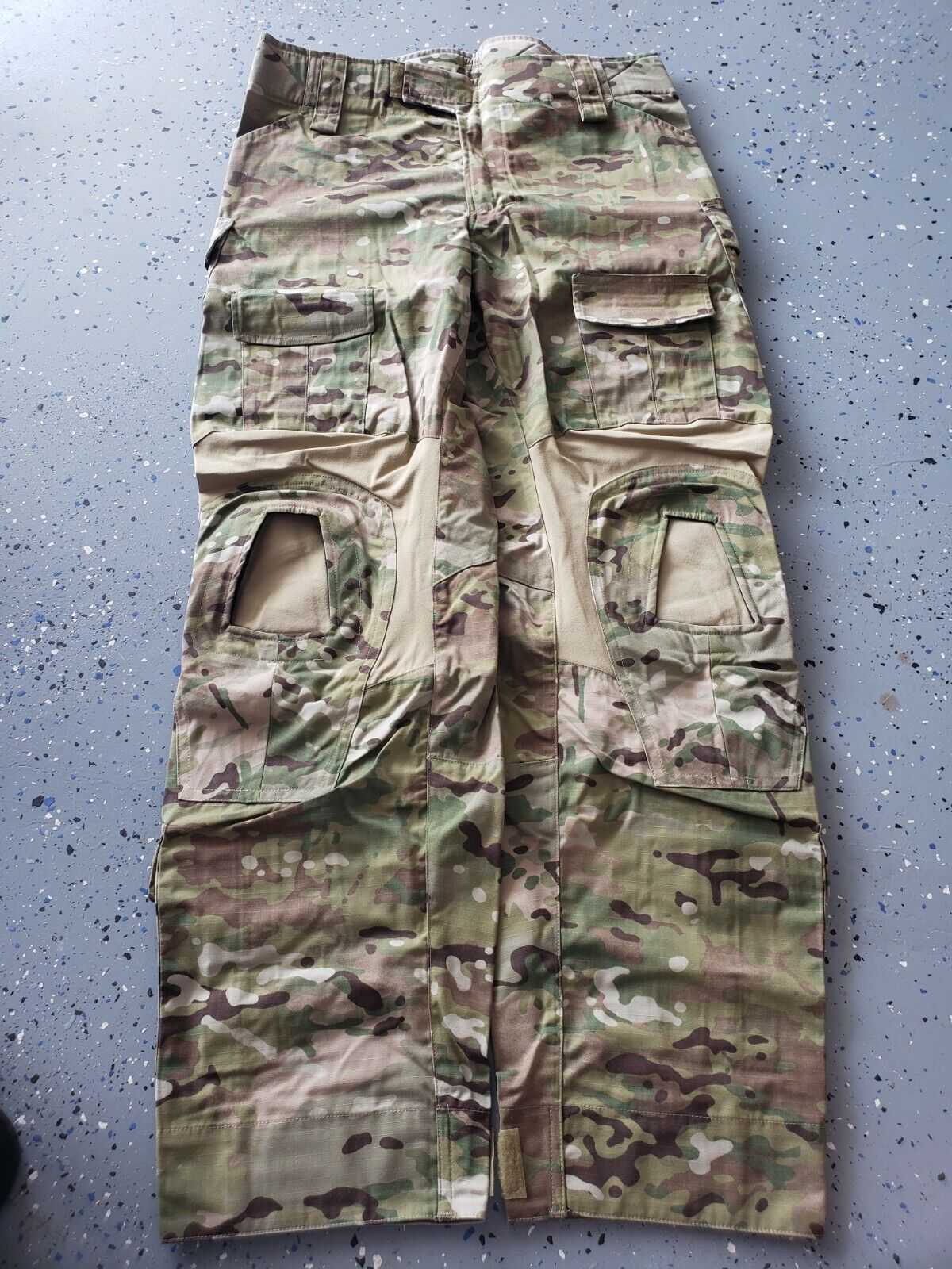 Crye Precision Combat Pants 34R, Brand New with knee pads 