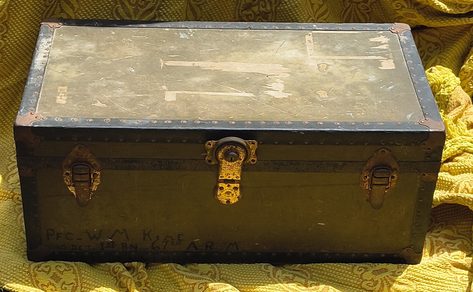  WWII Footlocker Trunk Soldiers Name 1st Bat. 67th Armoured Div Artwork on side