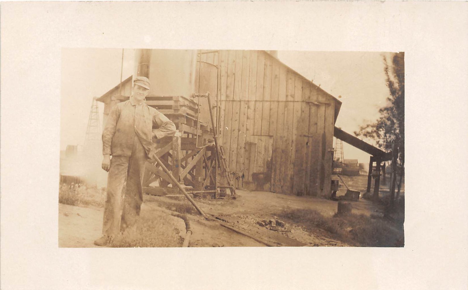 B25/ Occuptional Worker RPPC Postcard c1910 Overalls Tank Pipe Oil Fields? 6 B25/ Occuptional Worker RPPC Postcard c1910 Overalls Tank Pipe Oil Fields? 6