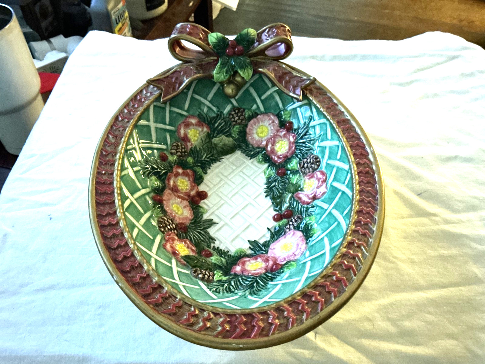 JFitz and Floyd raised design holiday candy dish (classics)