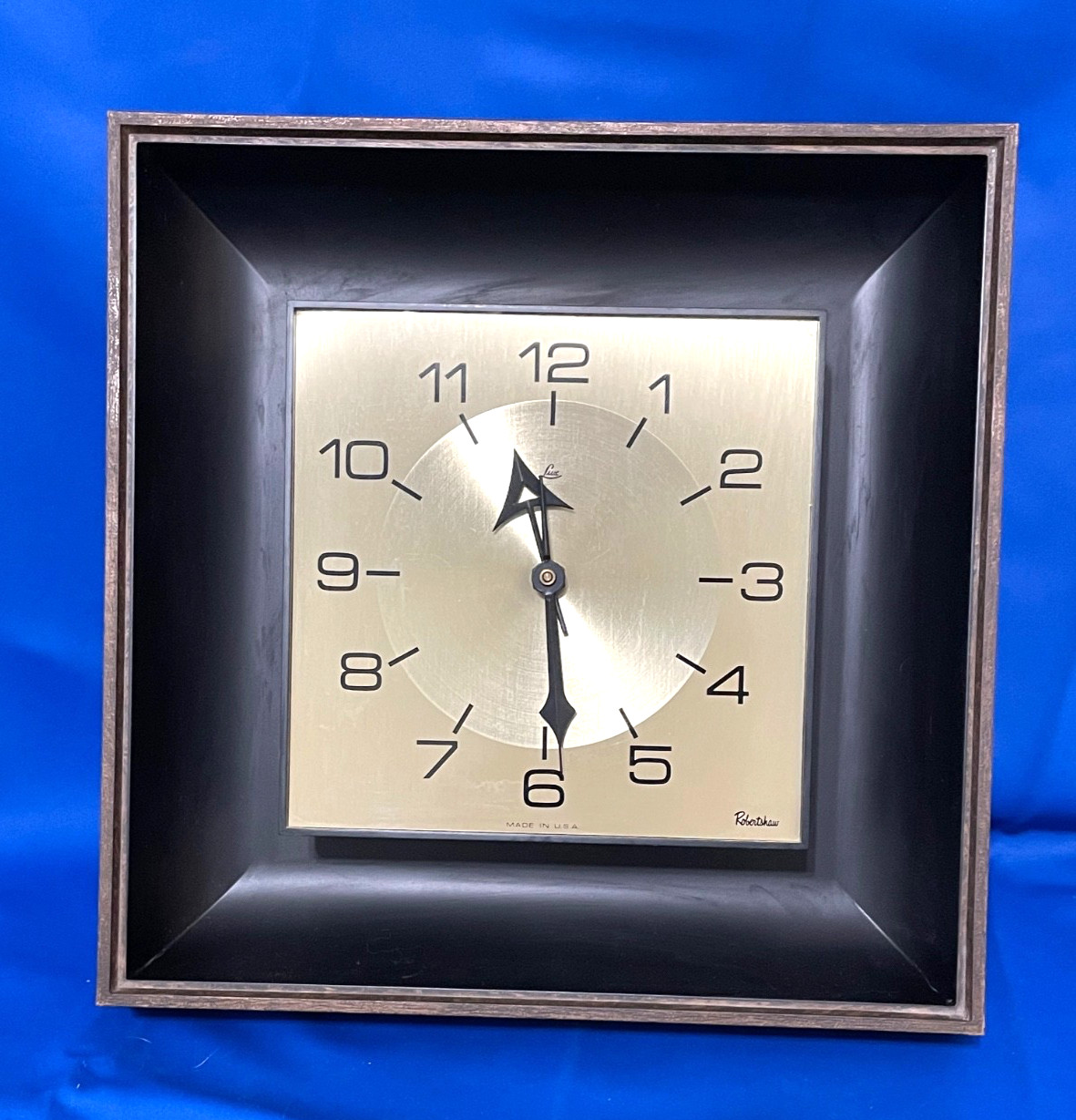 VTG Robertshaw Lux 5148 Series Mid Century Modern Electric Wall Clock Wood Grain