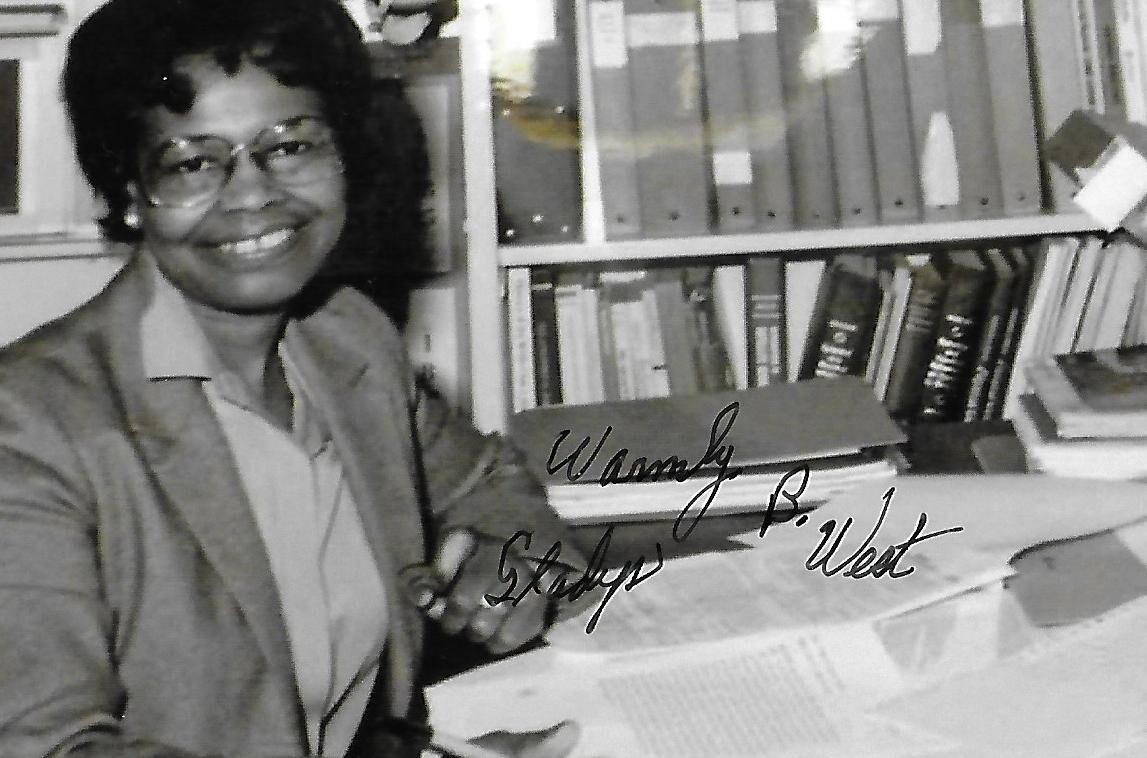 Gladys West auto/signed 4x6 photo GPS Mathematics NASA Genius RARE COA LOOK