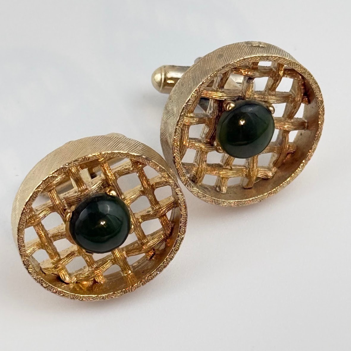 Vtg Green Cabochon Stone Cufflinks Gold Tone Lattice Basket Texture Mid Century