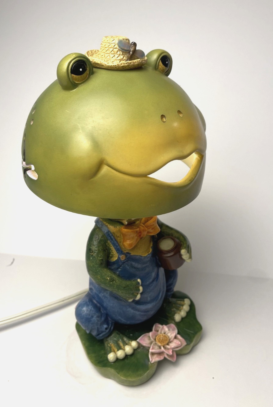 Vintage Frog Table Lamp \