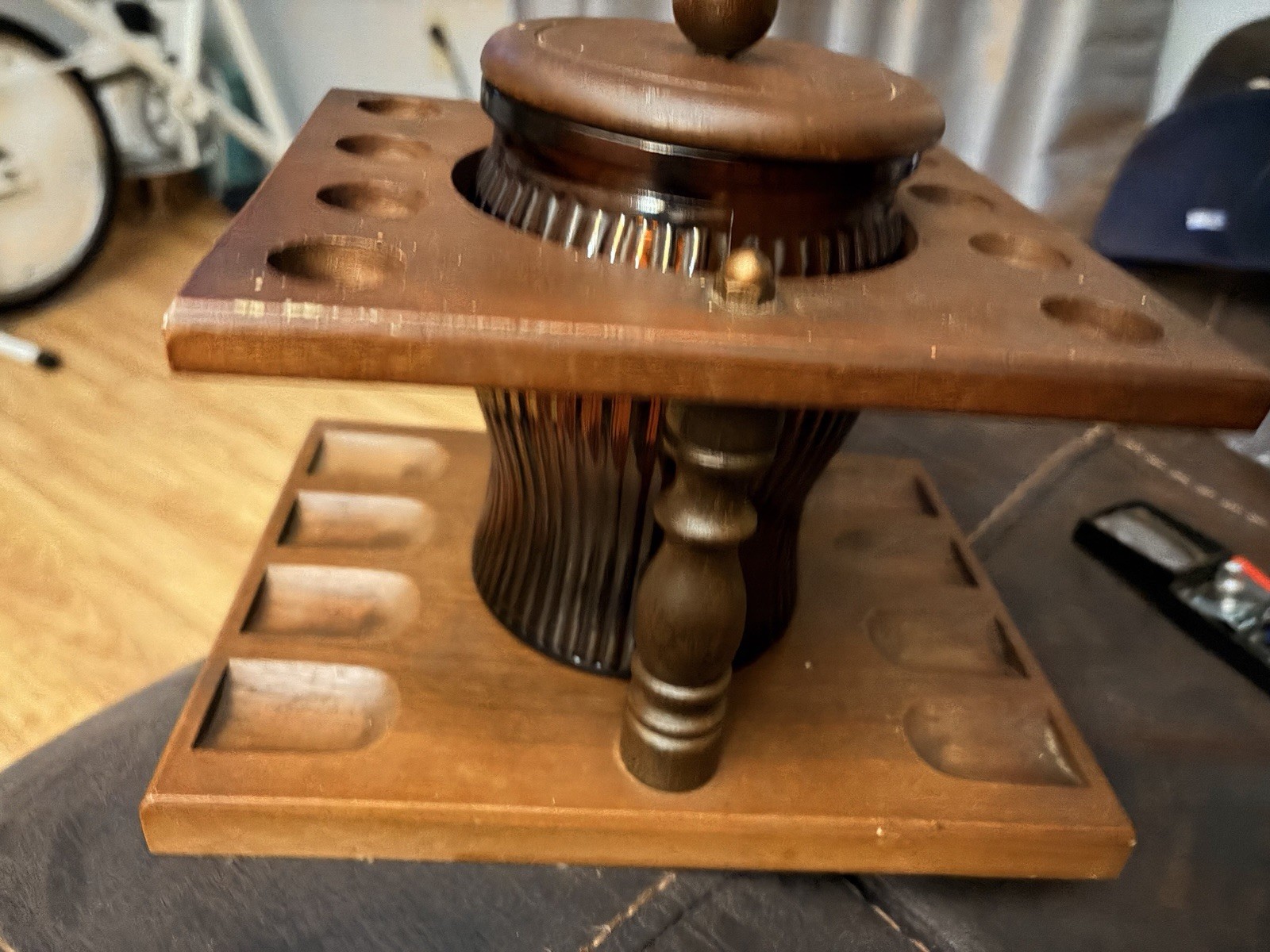 Vintage Dun-Rite Wood Inc Duraglass 8 Pipe Walnut Rack Amber Glass Humidor Vintage Dun-Rite Wood Inc Duraglass 8 Pipe Walnut Rack Amber Glass Humidor