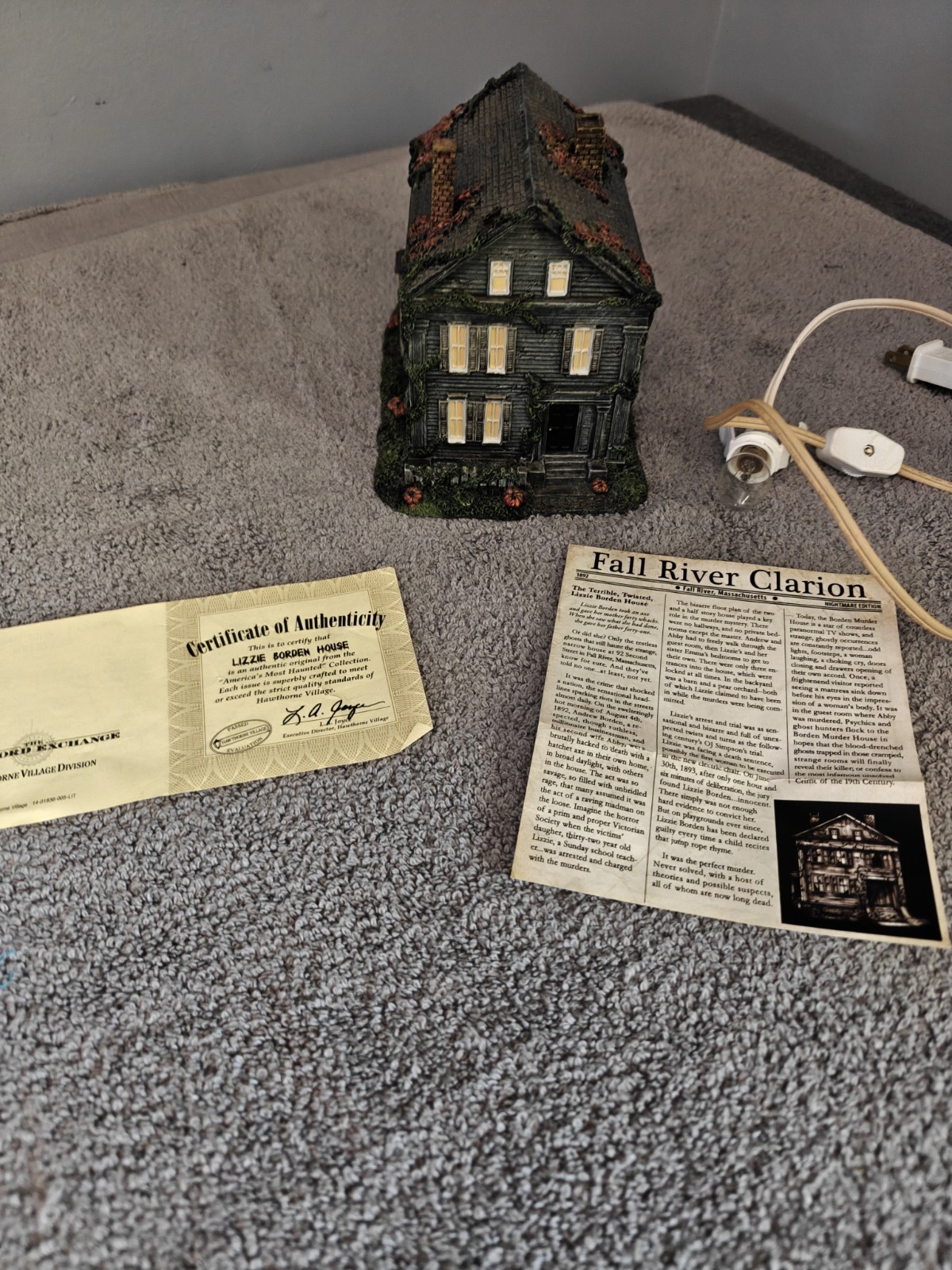 Hawthorne Village America\'s Most Haunted Lizzie Borden House Light Up