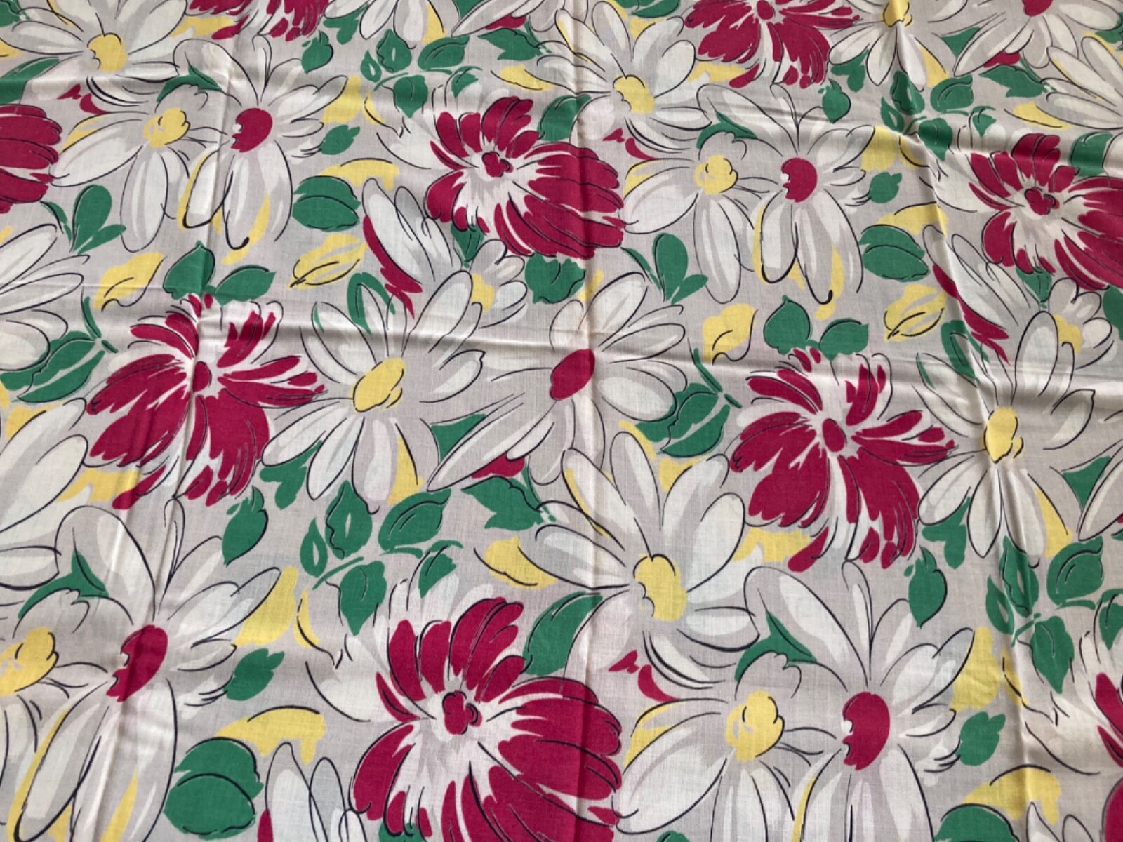 Vintage 1940\'s Large Daisy & Mums Floral Print Dress Blouse Fabric 38” x 64”
