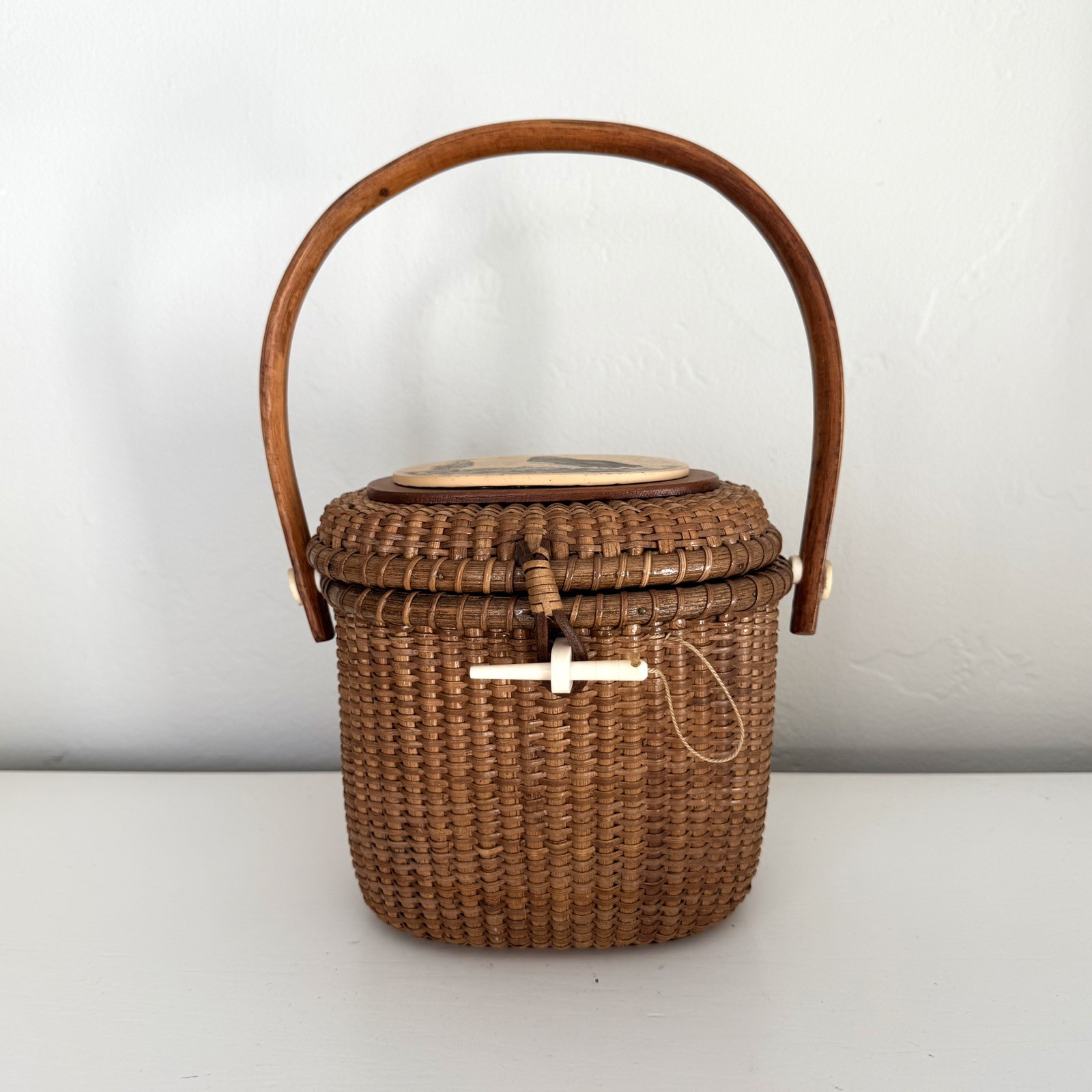 Vintage 1992 Farnum Nantucket Style Basket Purse Double Faux Scrimshaw