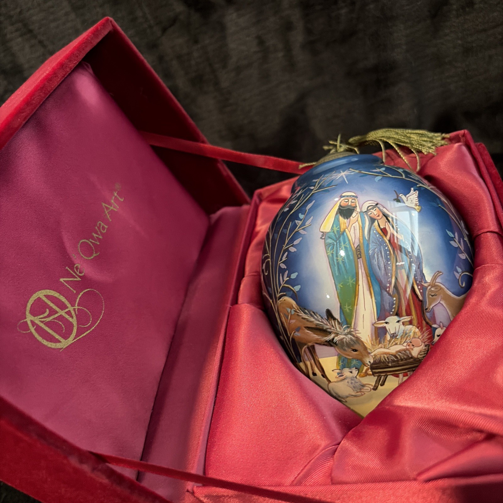 Ne’Qwa Art Christmas Ornament “ Surrounded By Love” In Original Box Ne’Qwa Art Christmas Ornament “ Surrounded By Love” In Original Box