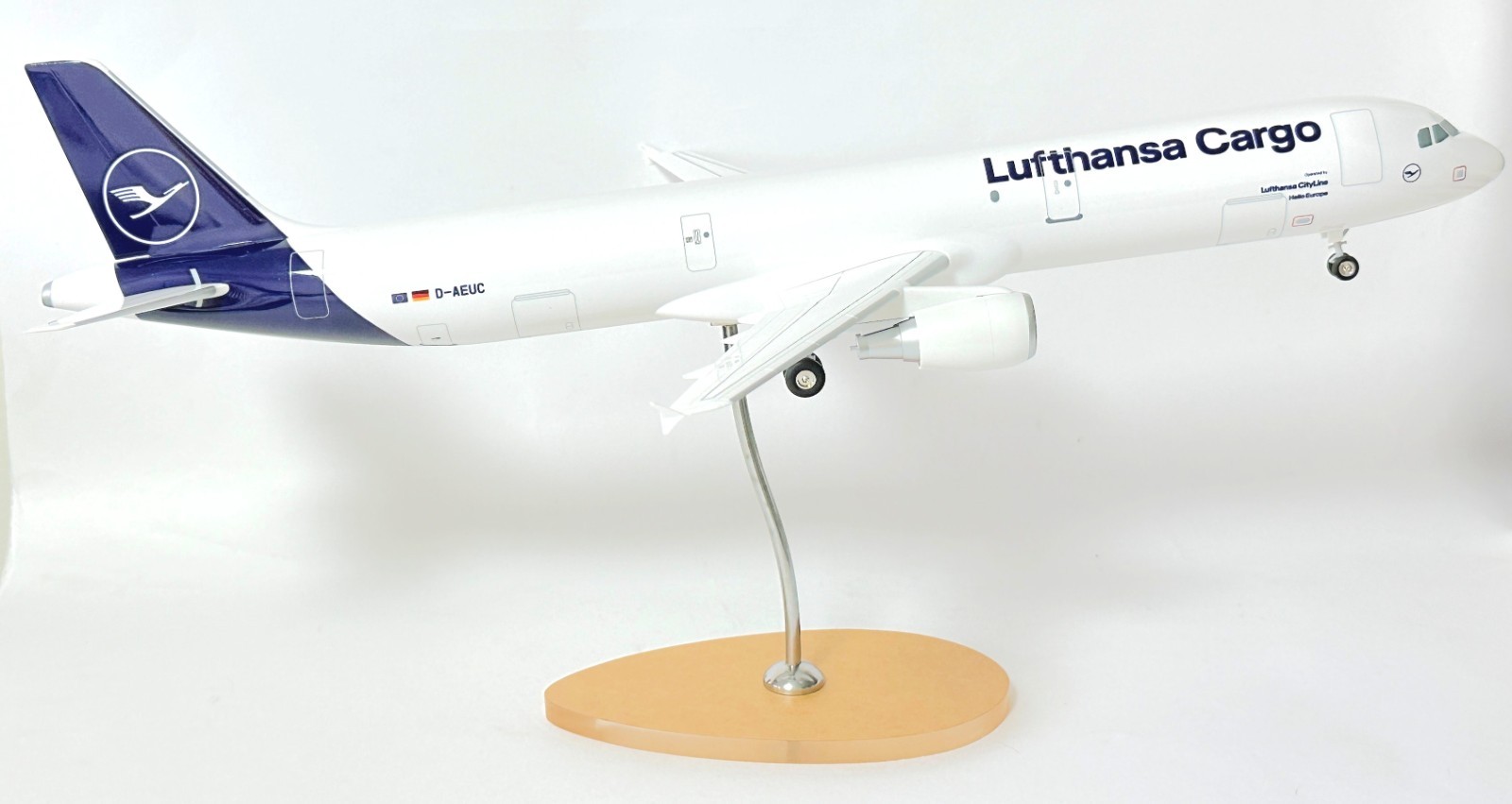 Airbus A321 Lufthansa Cargo Premium Limox Wings Collectors Model Scale 1:100
