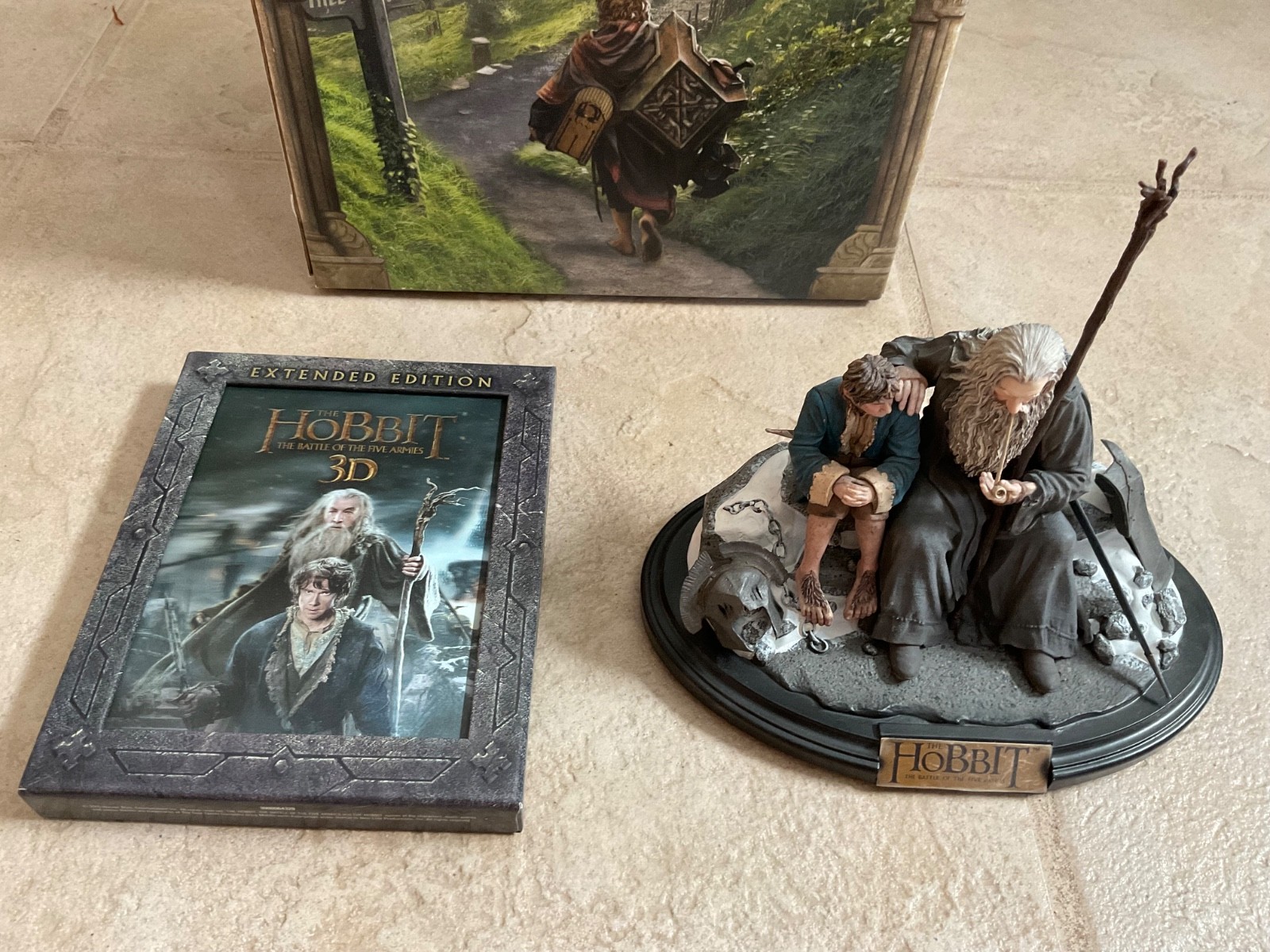 The Hobbit: The Battle of the Five Armies 3D,2D (5 Disc) exclusive/WETA Figurine