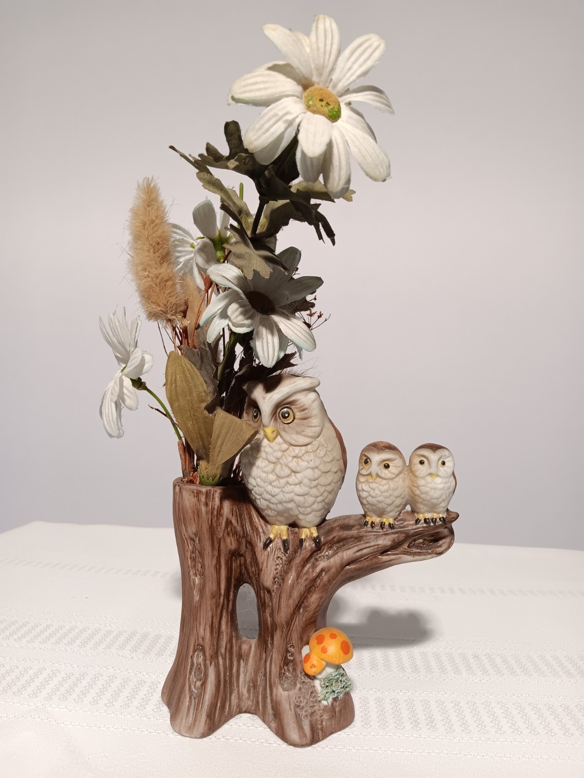 Vtg Ardco Owl & 2 Babies On Tree With Flowers.  Made In Taiwan.  10x5