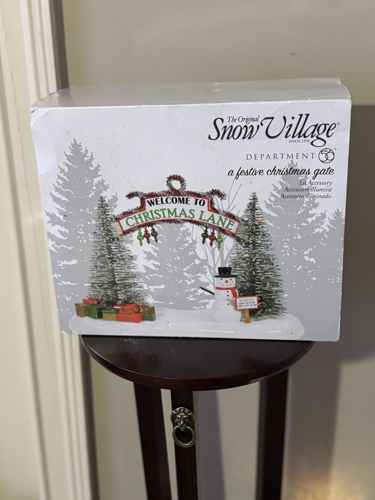 Dept 56 The Original Snow Village Festive Christmas Gate-NIB-C409