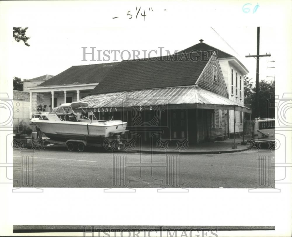 1988 Press Photo Exterior of Benny's Bar at 938 Valence St. in New Orleans 1988 Press Photo Exterior of Benny's Bar at 938 Valence St. in New Orleans