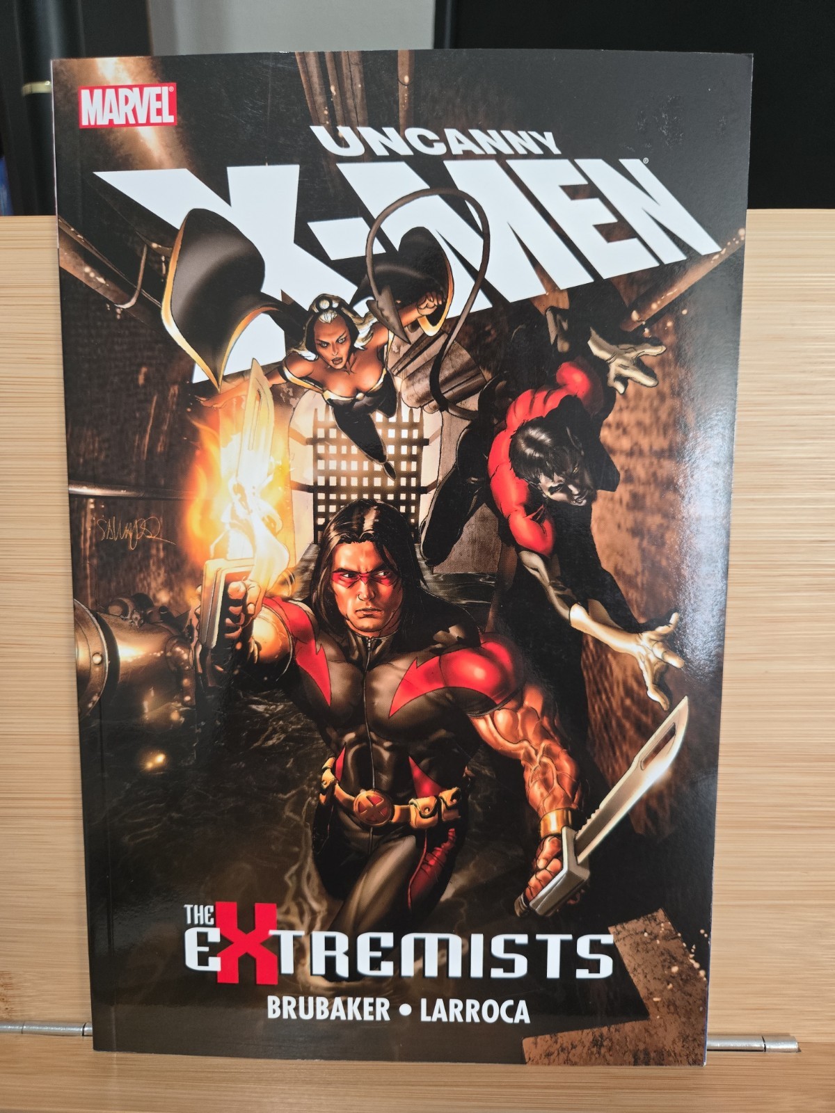 Uncanny X-Men The Extremists TPB Marvel Comics Brubaker Larroca