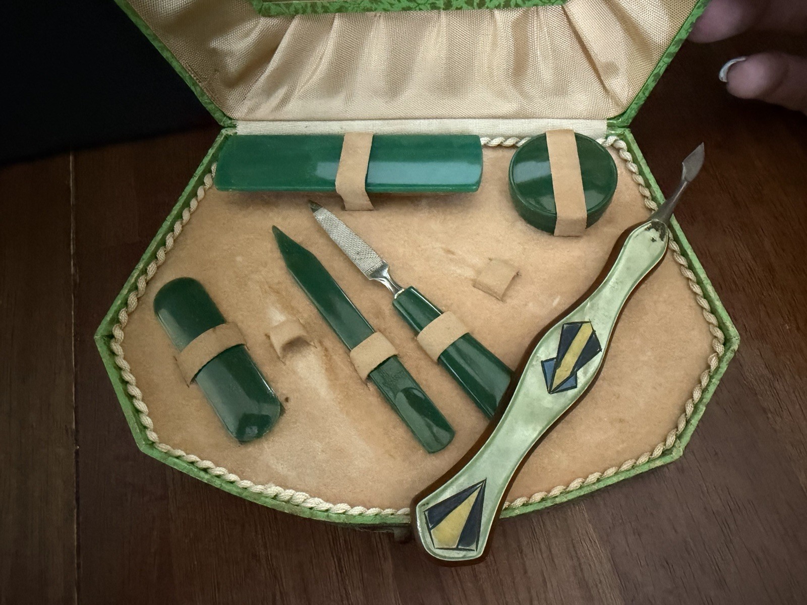 Vintage Green Manicure Set Travel Grooming Kit Mirror Original Case Art Deco