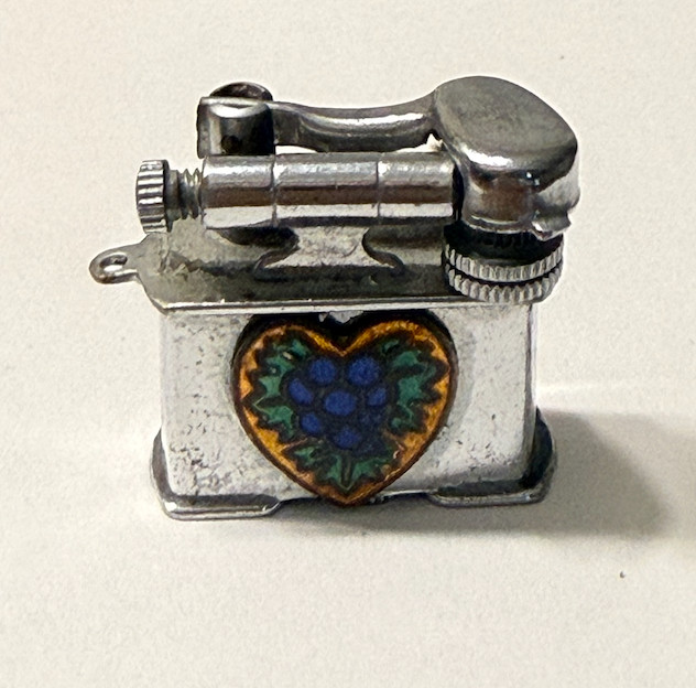 Vintage Mini Pocket Lighter Made In Occupied Japan Enamel Heart Grapes Charm 40s Vintage Mini Pocket Lighter Made In Occupied Japan Enamel Heart Grapes Charm 40s