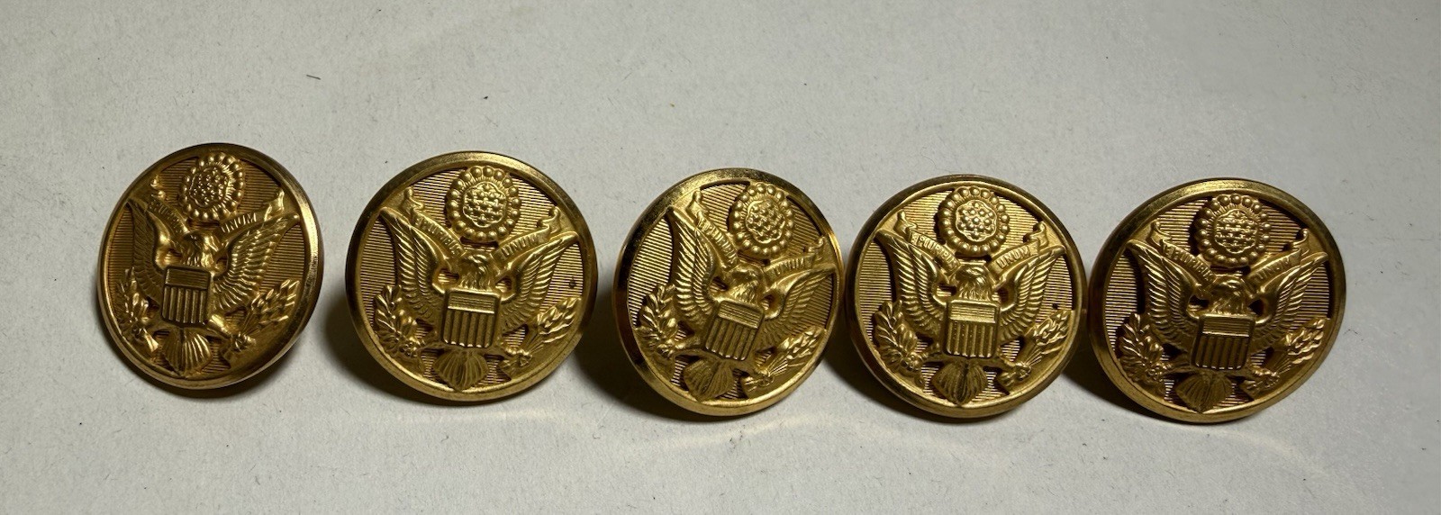 5 Vintage US Army Great Seal Eagle Brass Coat Buttons Waterbury W21
